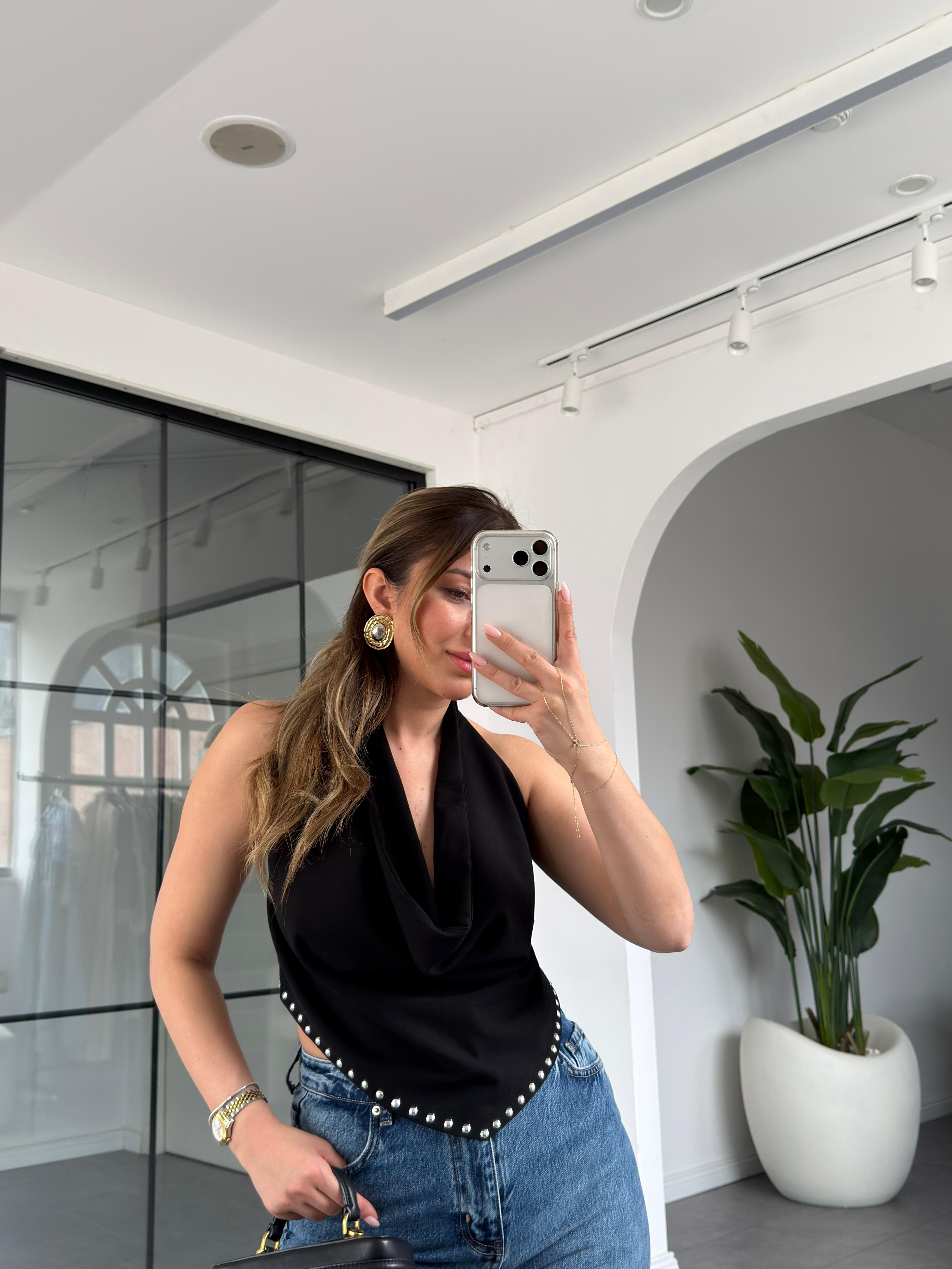 Zımba Detaylı Beli Lastikli Bluz
