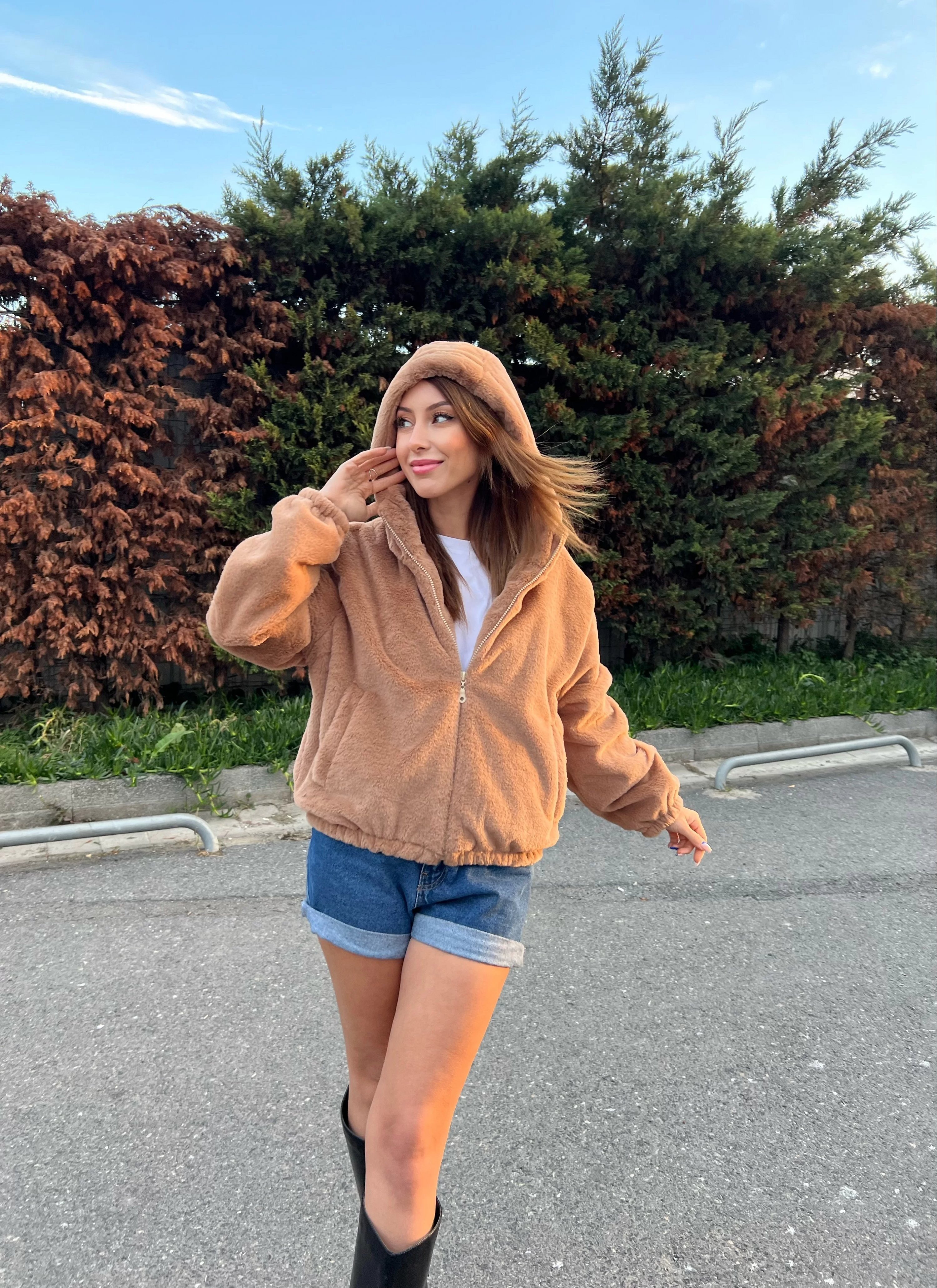 Camel Kapüşonlu Peluş Mont