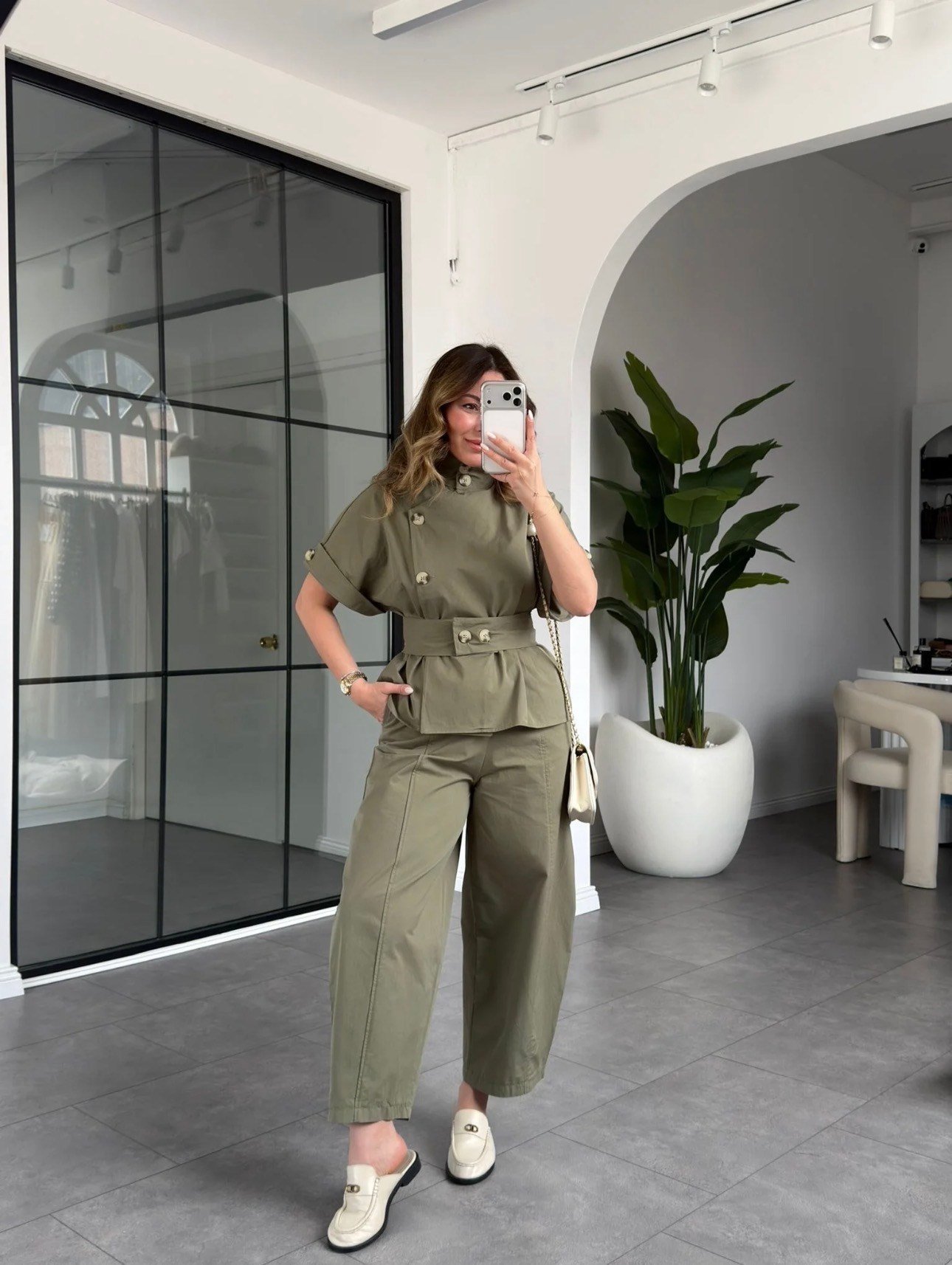 DİK YAKA DÜĞMELİ BLUZ TAKIM 51310