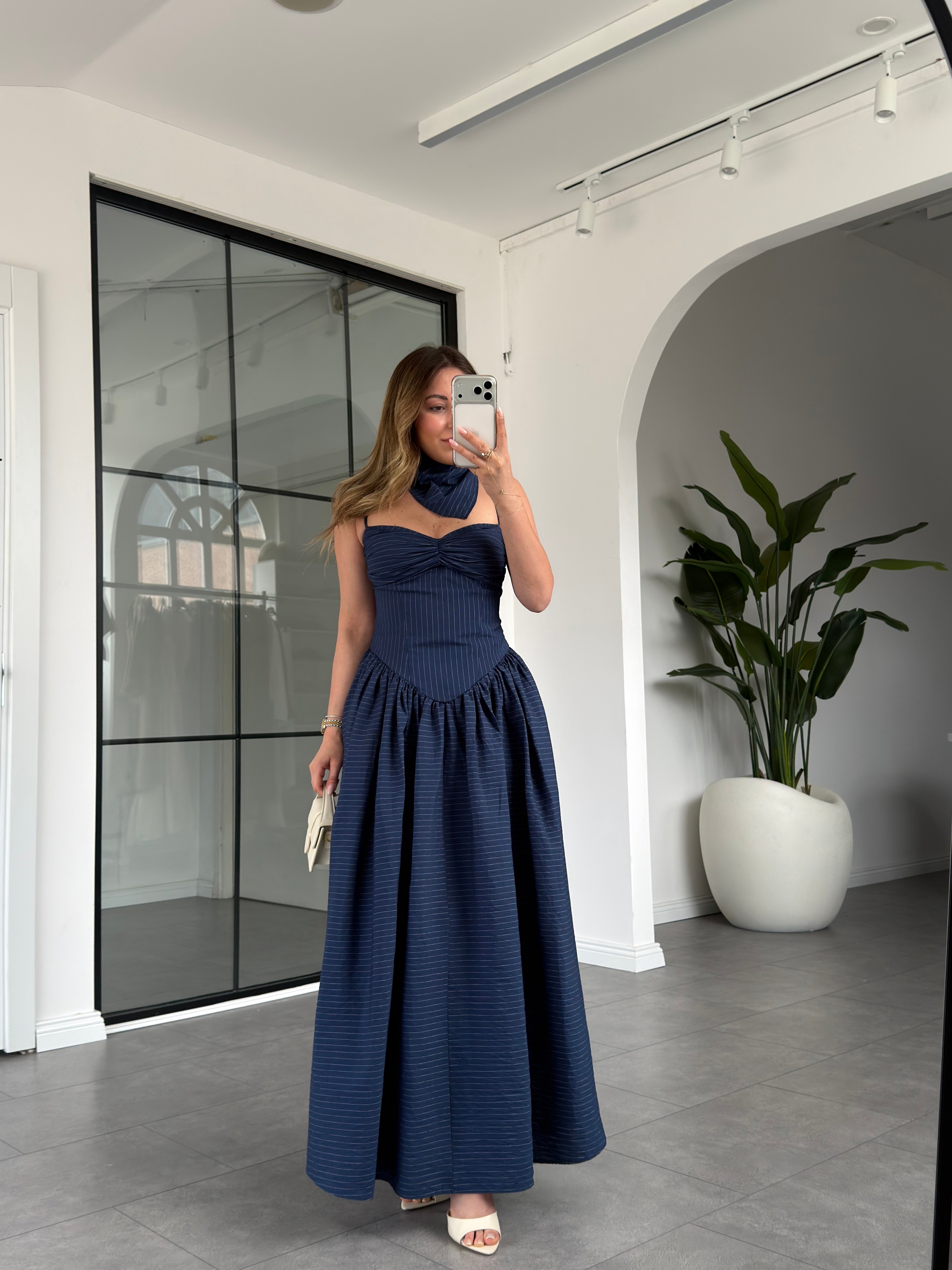 Kalp Yaka Fular Detaylı Çizgili Elbise 3536