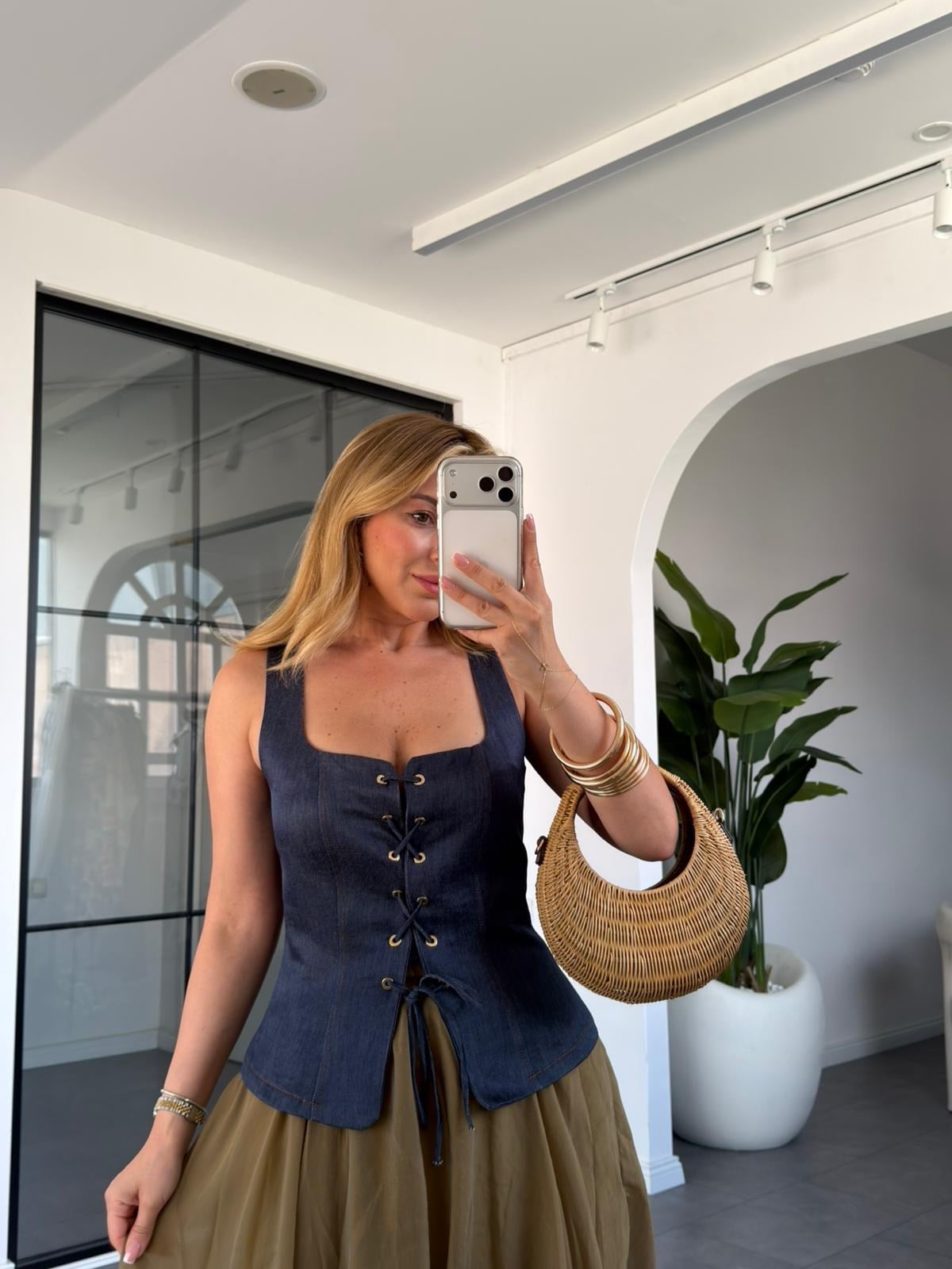 Önden Bağcıklı Denim Bluz 4057