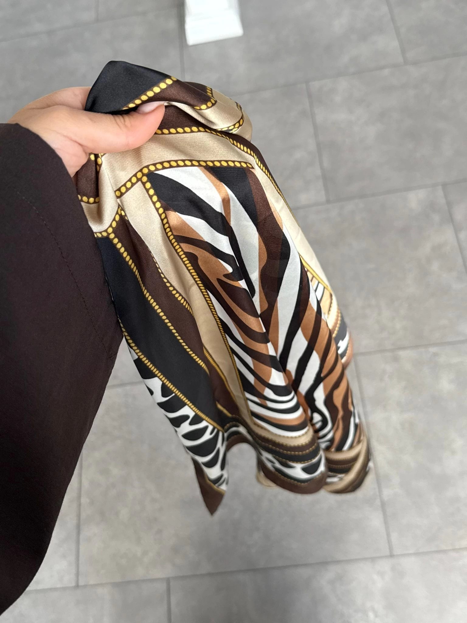 KAHVE ZEBRA DESEN İPEK FULAR