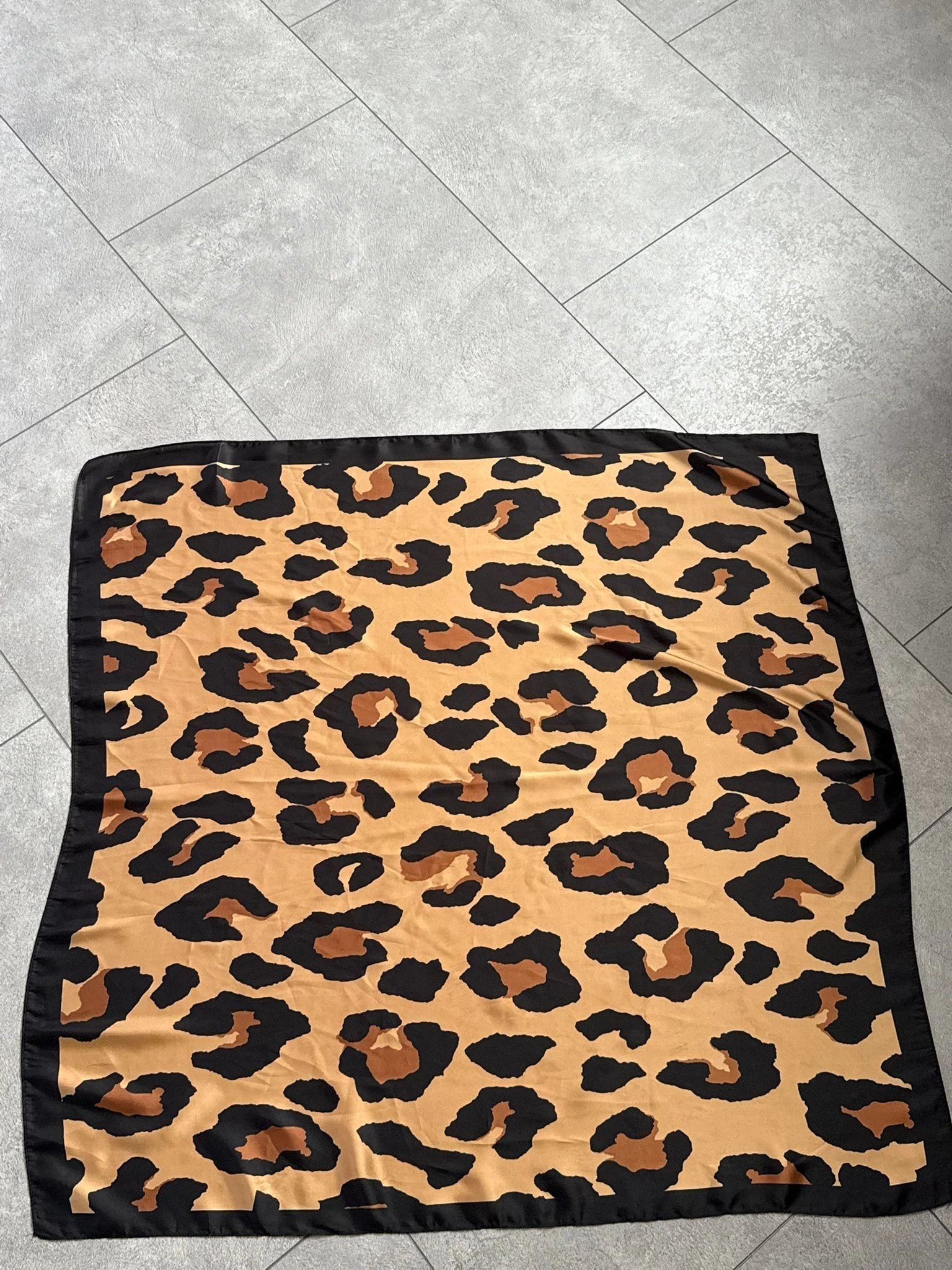 LEOPAR İPEK FULAR (90*90)
