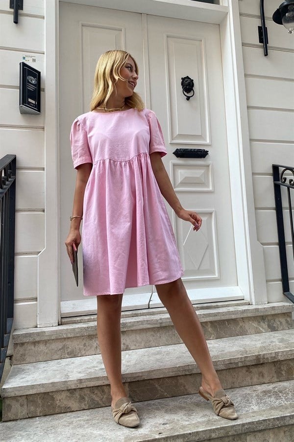 PEMBE KISA KOLLU ARKASI BAĞLAMA DETAYLI ELBİSE