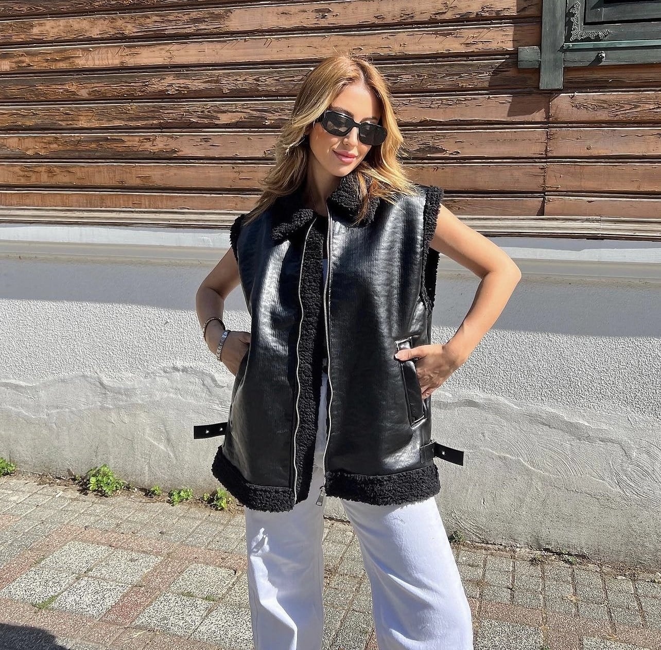 Siyah Kürk Detaylı Deri Yelek