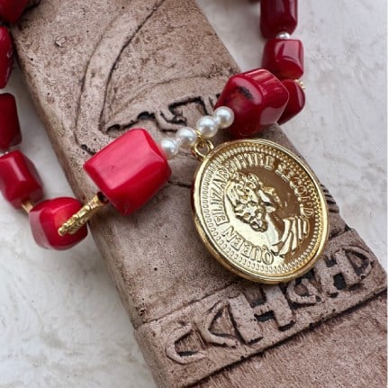 Antique Crimson & Queen Elizabeth Kolye