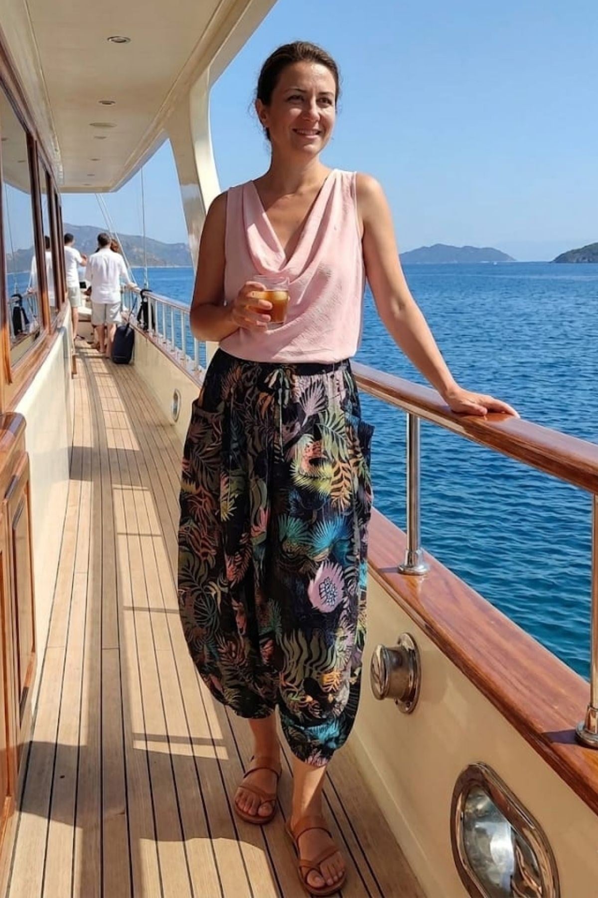 Beli Bağlamalı Cepli Kapri Şalvar