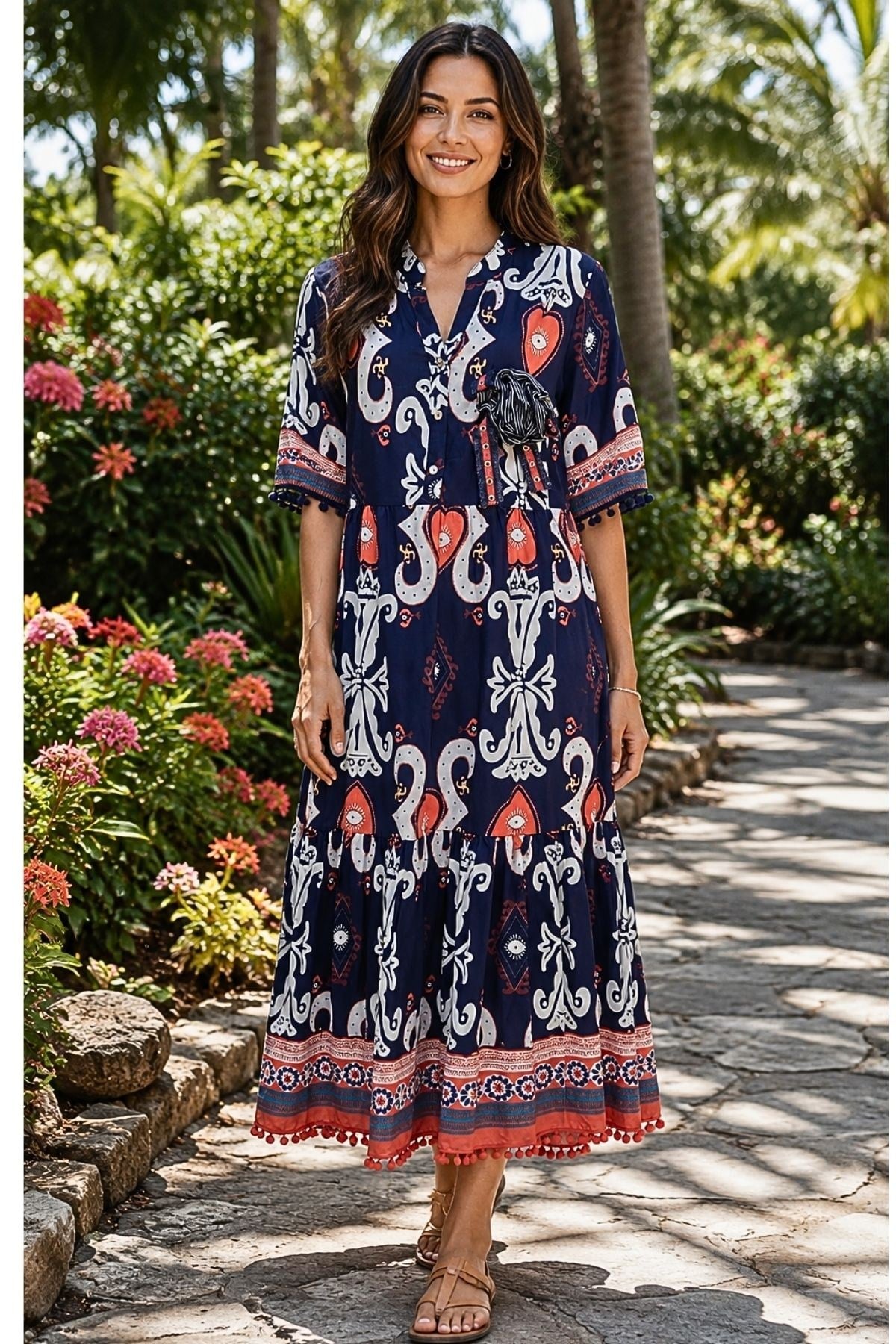 Boho-Chic Ponpon Detaylı Katlı Elbise
