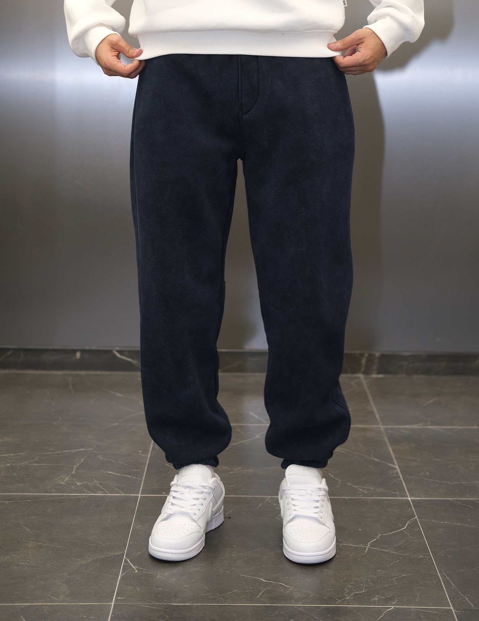 BAGGY KALIP PAÇA LASTİKLİ YIKAMALI ÜÇ İPLİK ŞARDONLU EŞOFMAN ALTI