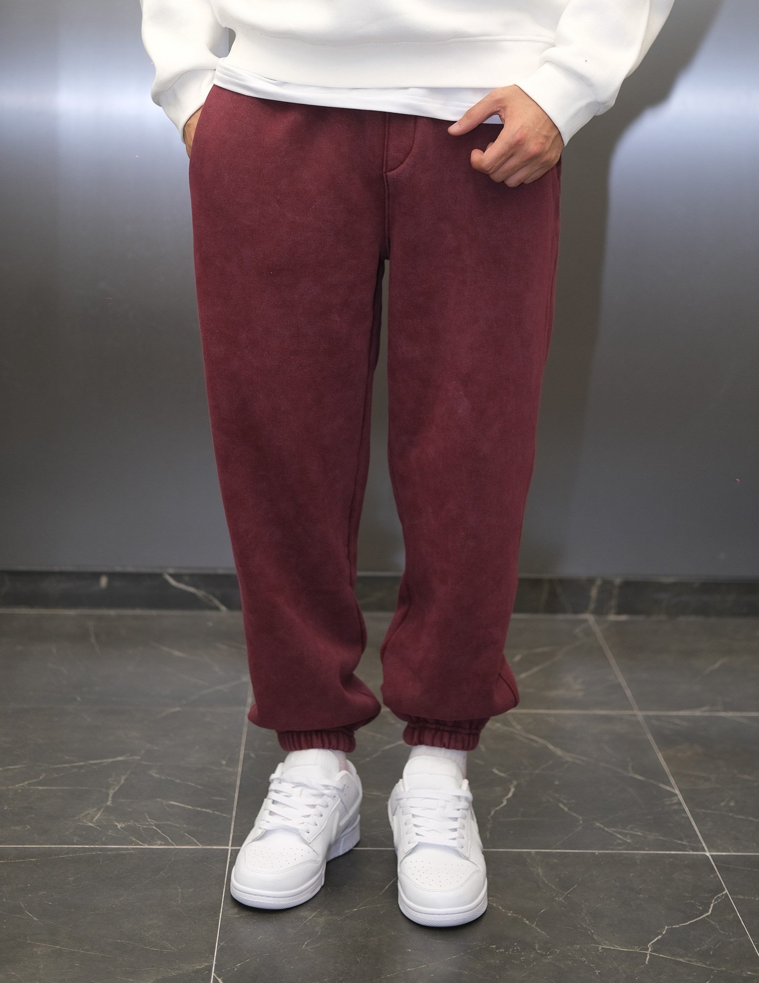 BAGGY KALIP PAÇA LASTİKLİ YIKAMALI ÜÇ İPLİK ŞARDONLU EŞOFMAN ALTI