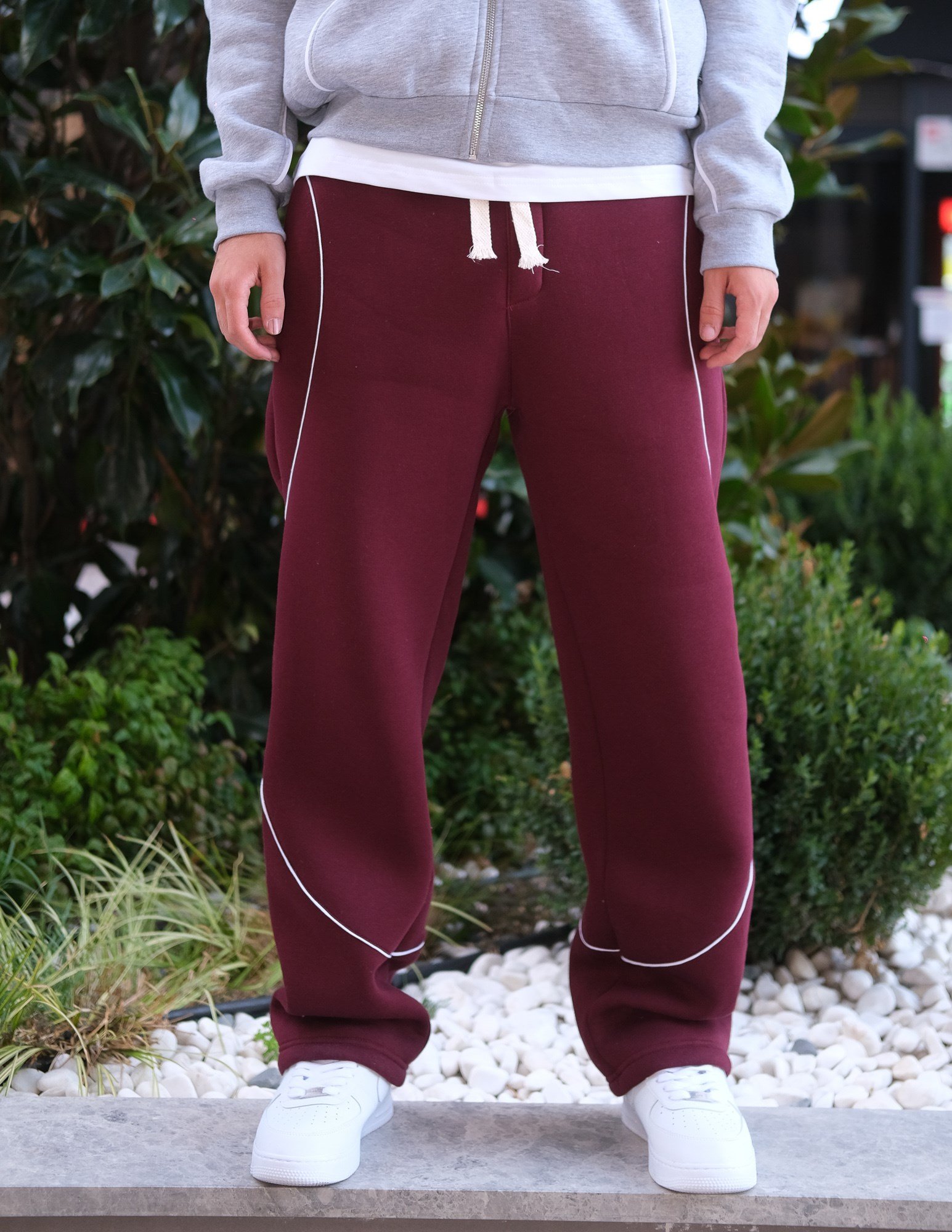 BİYE DETAYLI BAGGY KALIP ÜÇ İPLİK ŞARDONLU EŞOFMAN ALTI BORDO