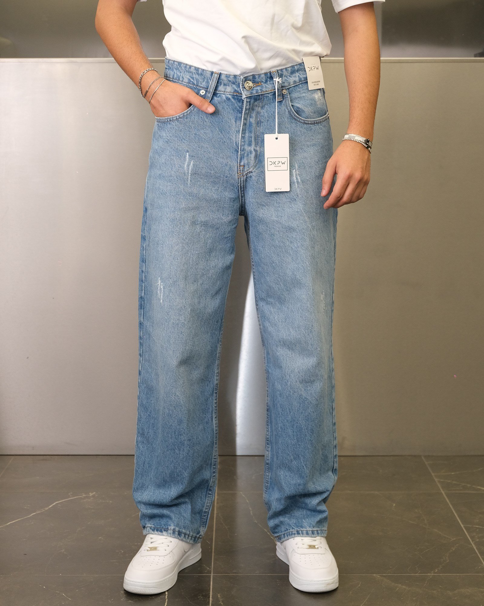 KOYU MAVİ YIKAMA EFEKTLİ TIRNAKLI EXTRA BAGGY JEANS