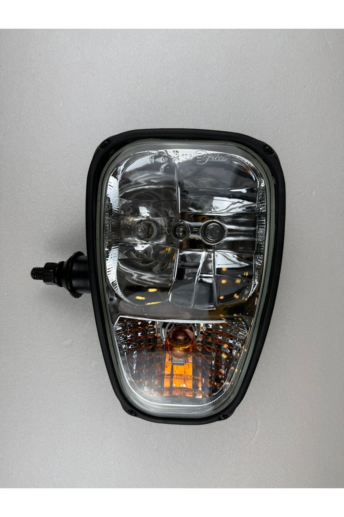 VOLVO MAATS ALTTAN AYAKLI İŞ MAKİNA FARI SAĞ 12 VOLT SAĞ
