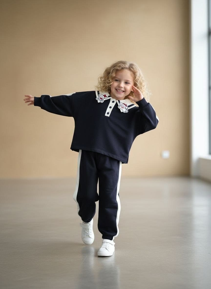 Beyaz Fiyonk Detaylı Sweat