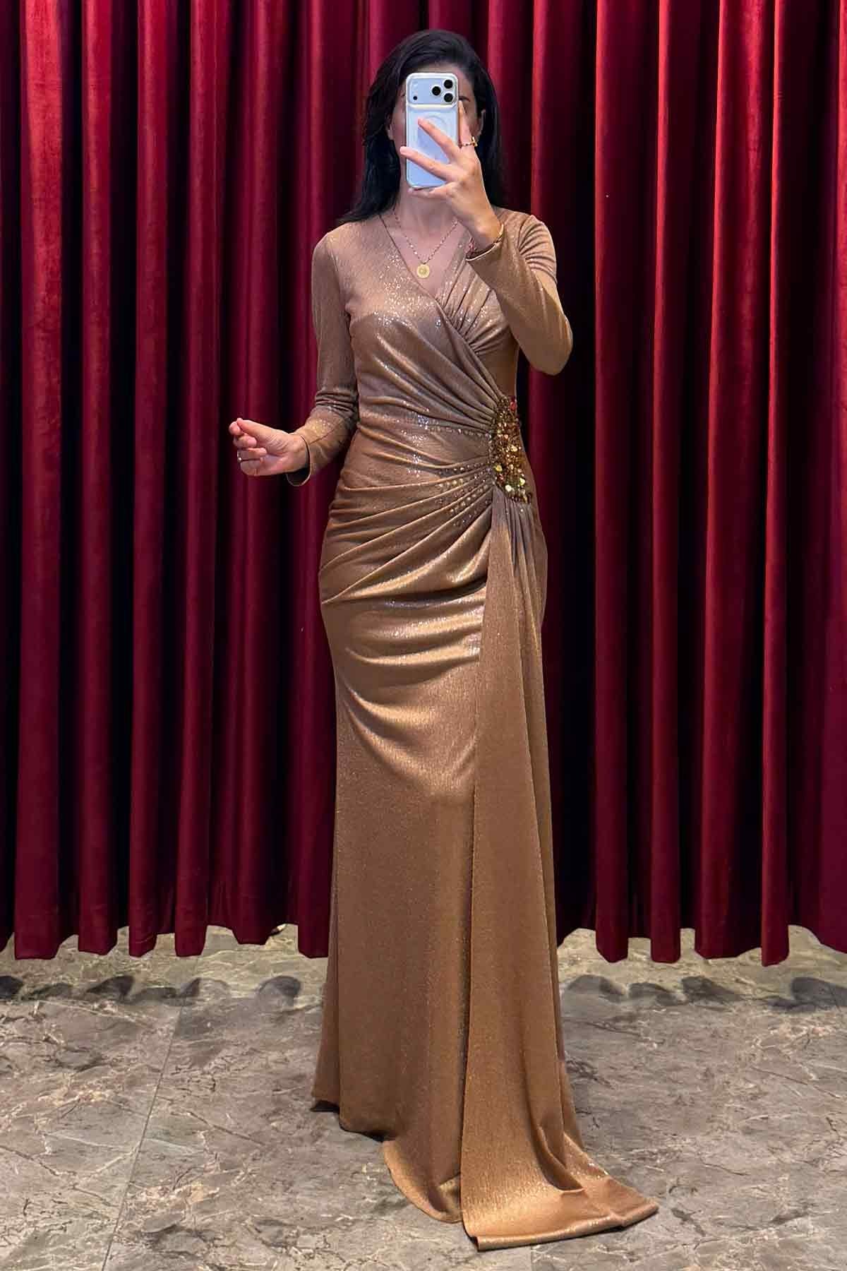 Payetli Boncuk İşlemeli Belden Drapeli Pelerinli Abiye Gold