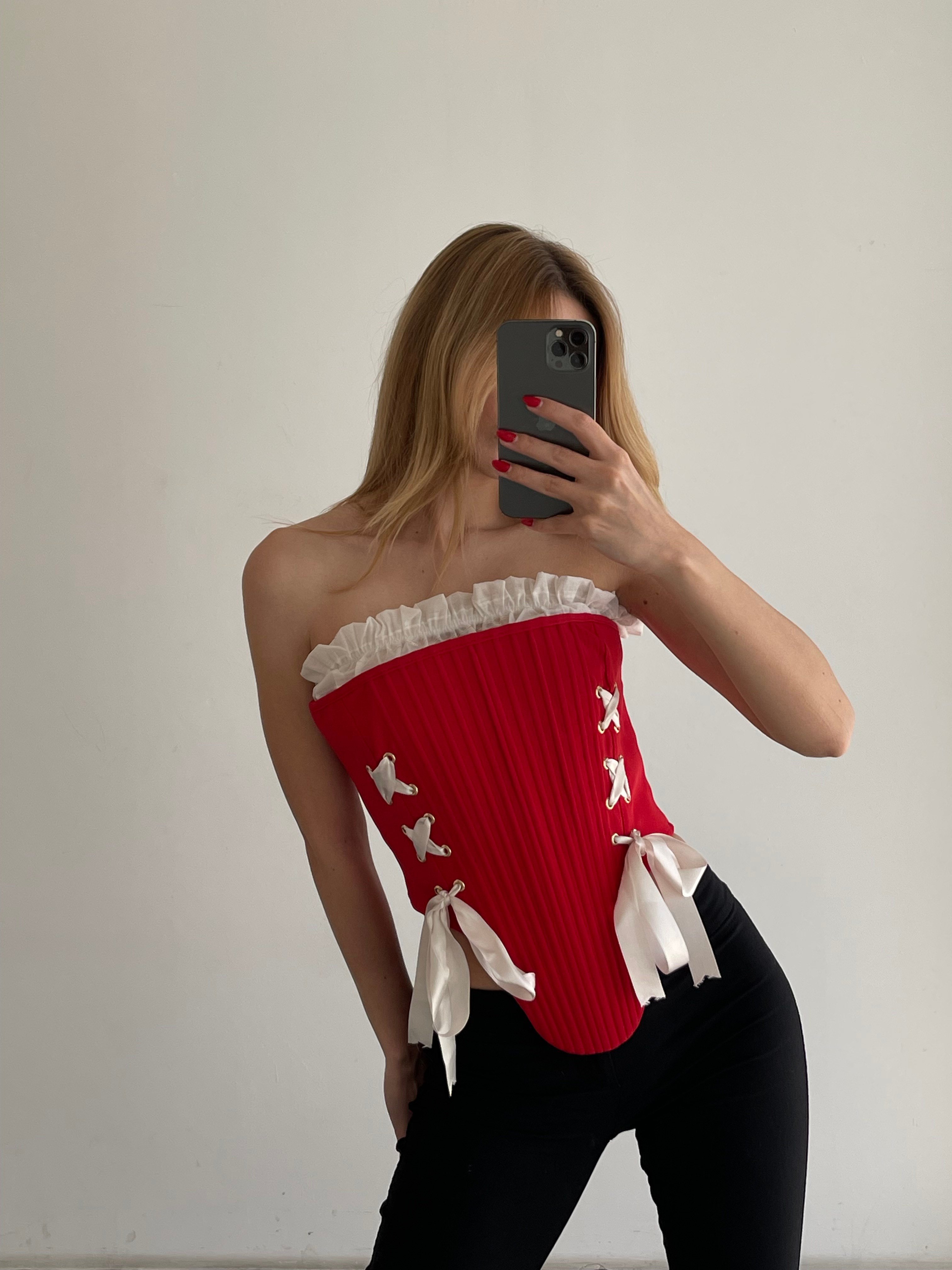 Kırmızı Bağlama Detaylı Straplez Korse