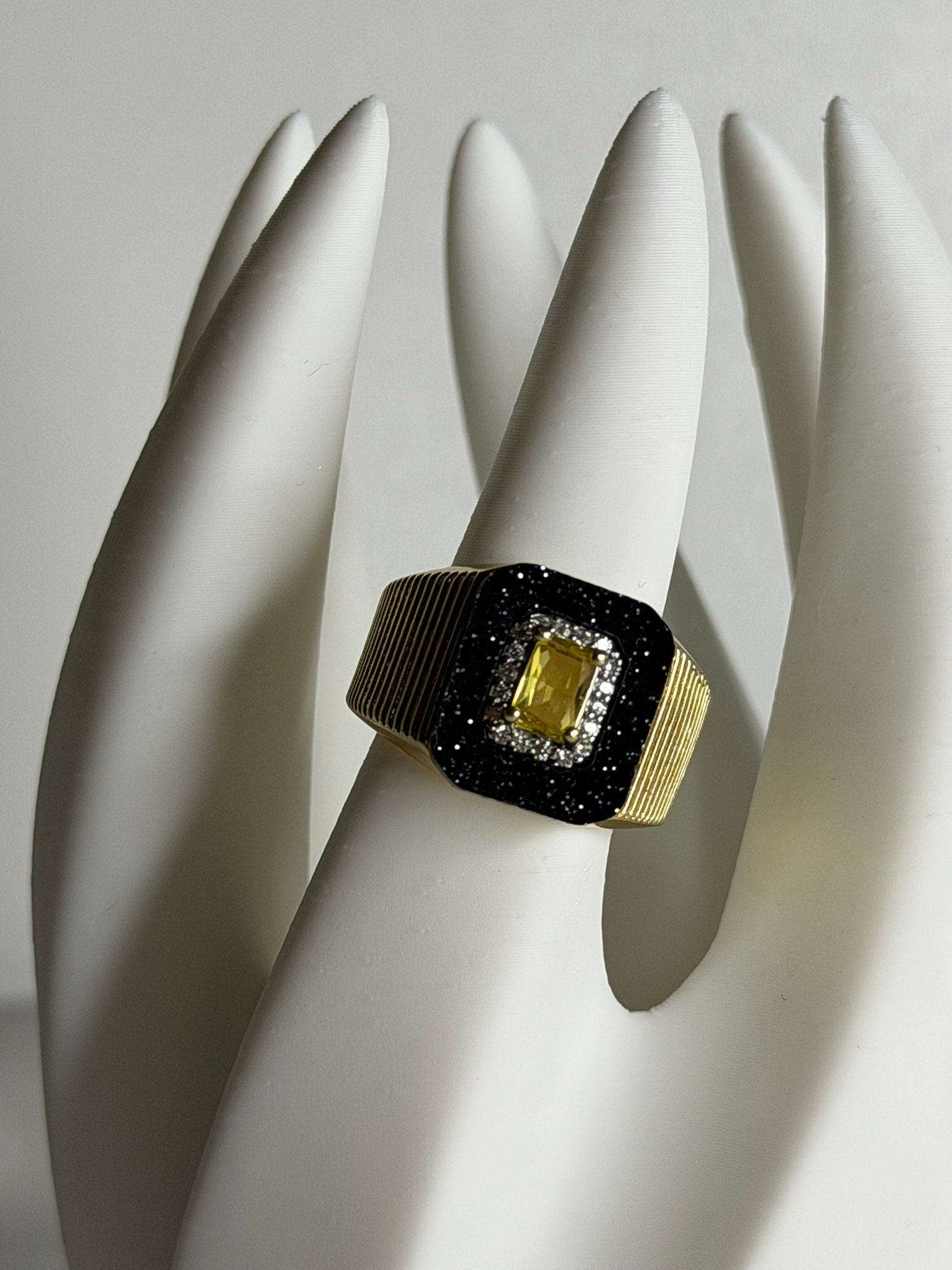 Black Square Gold Yüzük