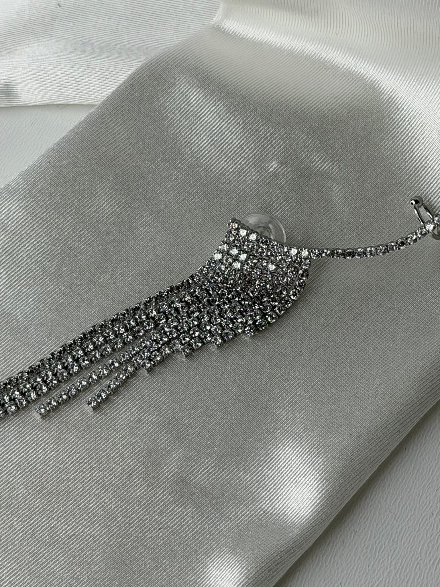 Full Taş Tasarım Tekli Küpe Silver
