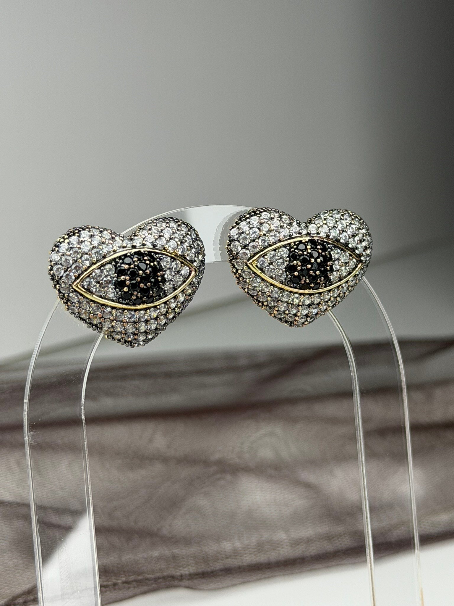 İnfinity Eyes Küpe