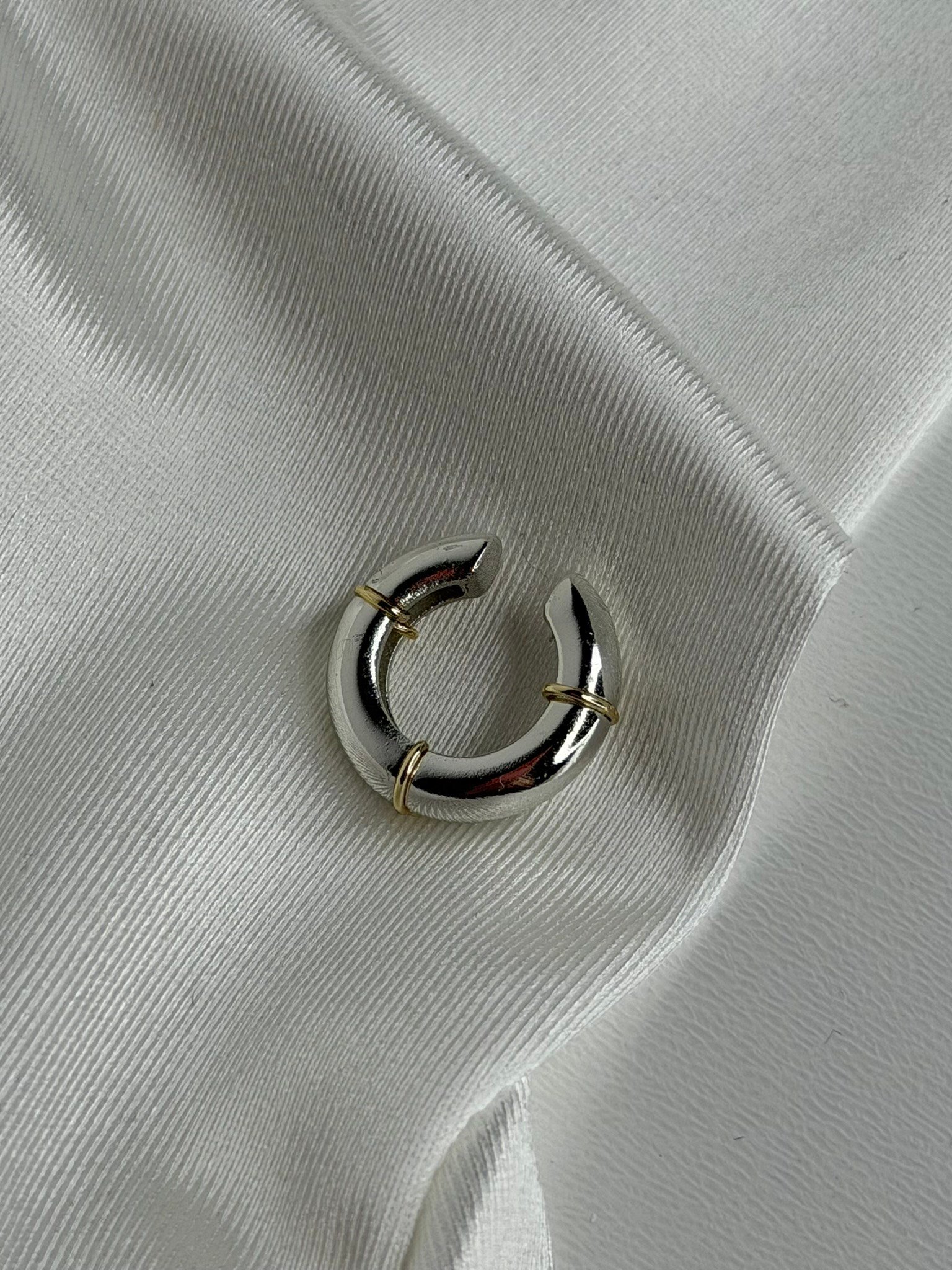 Lucentia Earcuff
