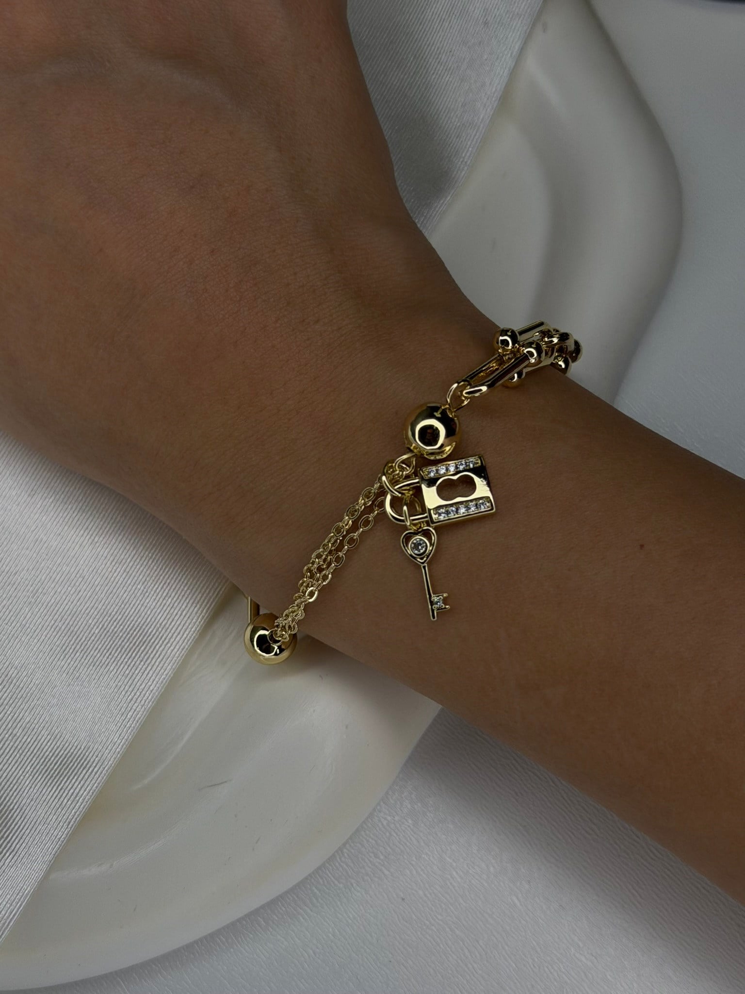 Luvias Heart Gold Bileklik