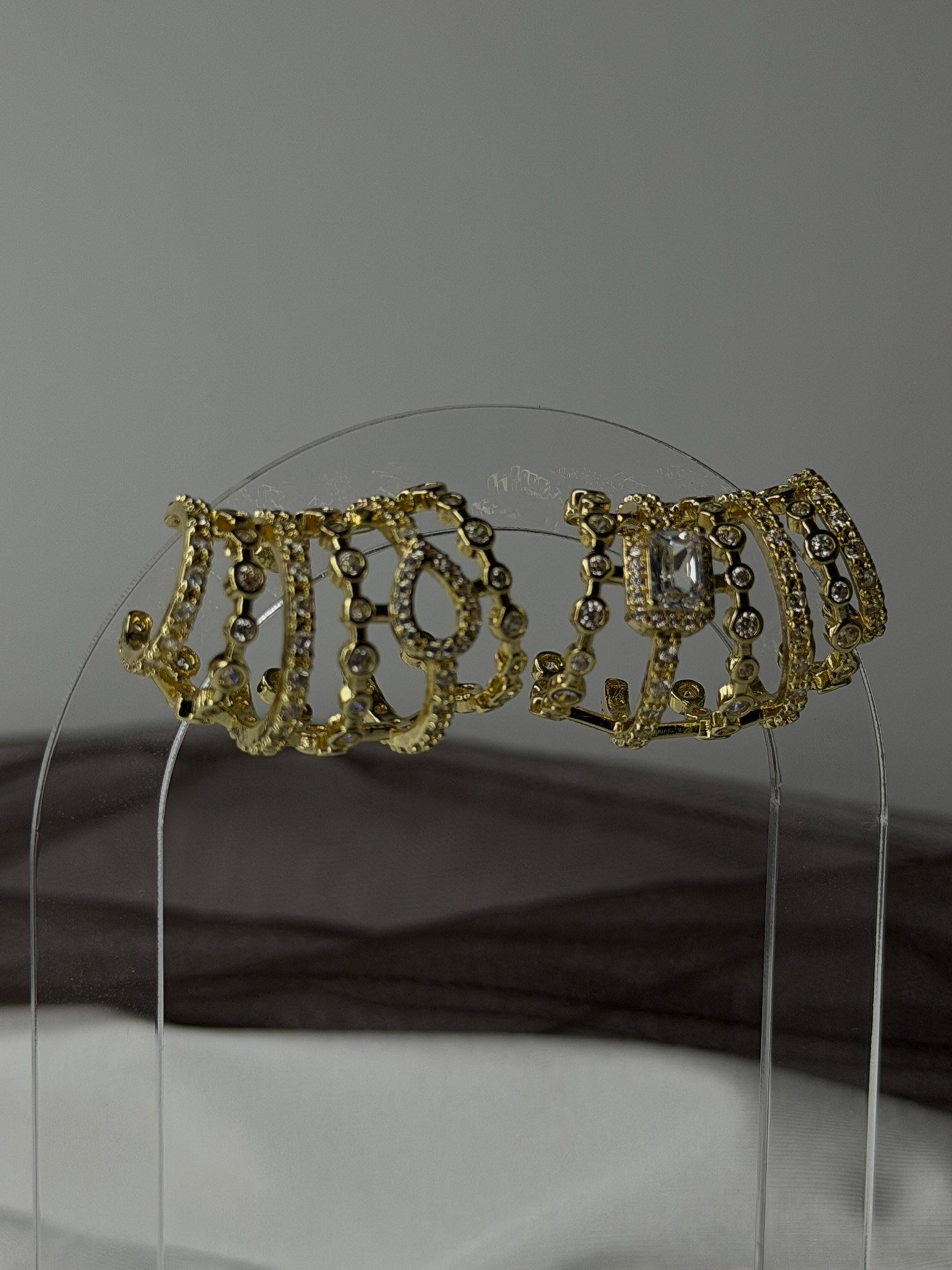 Luxe Taşlı Gold Küpe