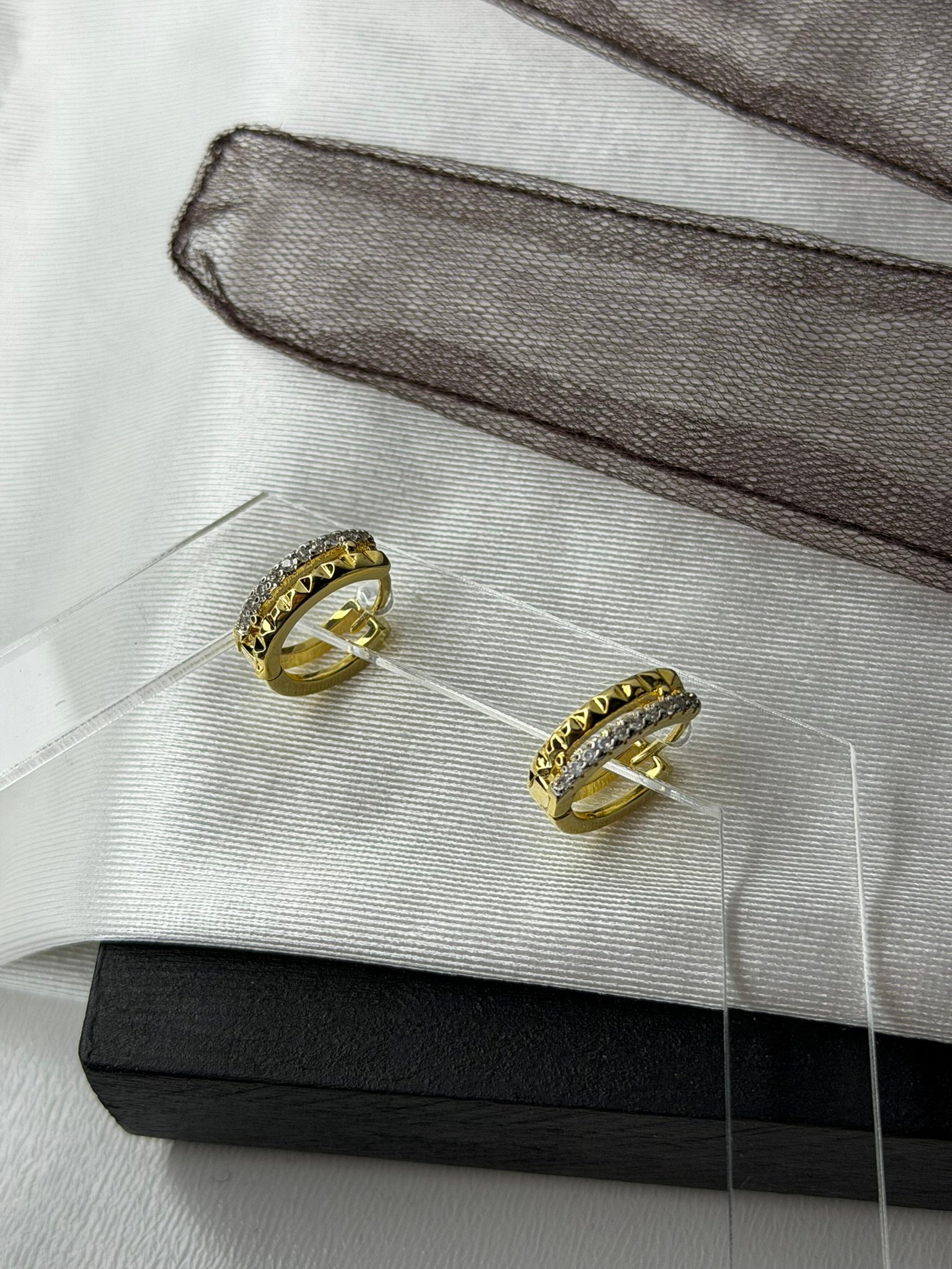 Mini Mini Halka Taşlı Gold Küpe
