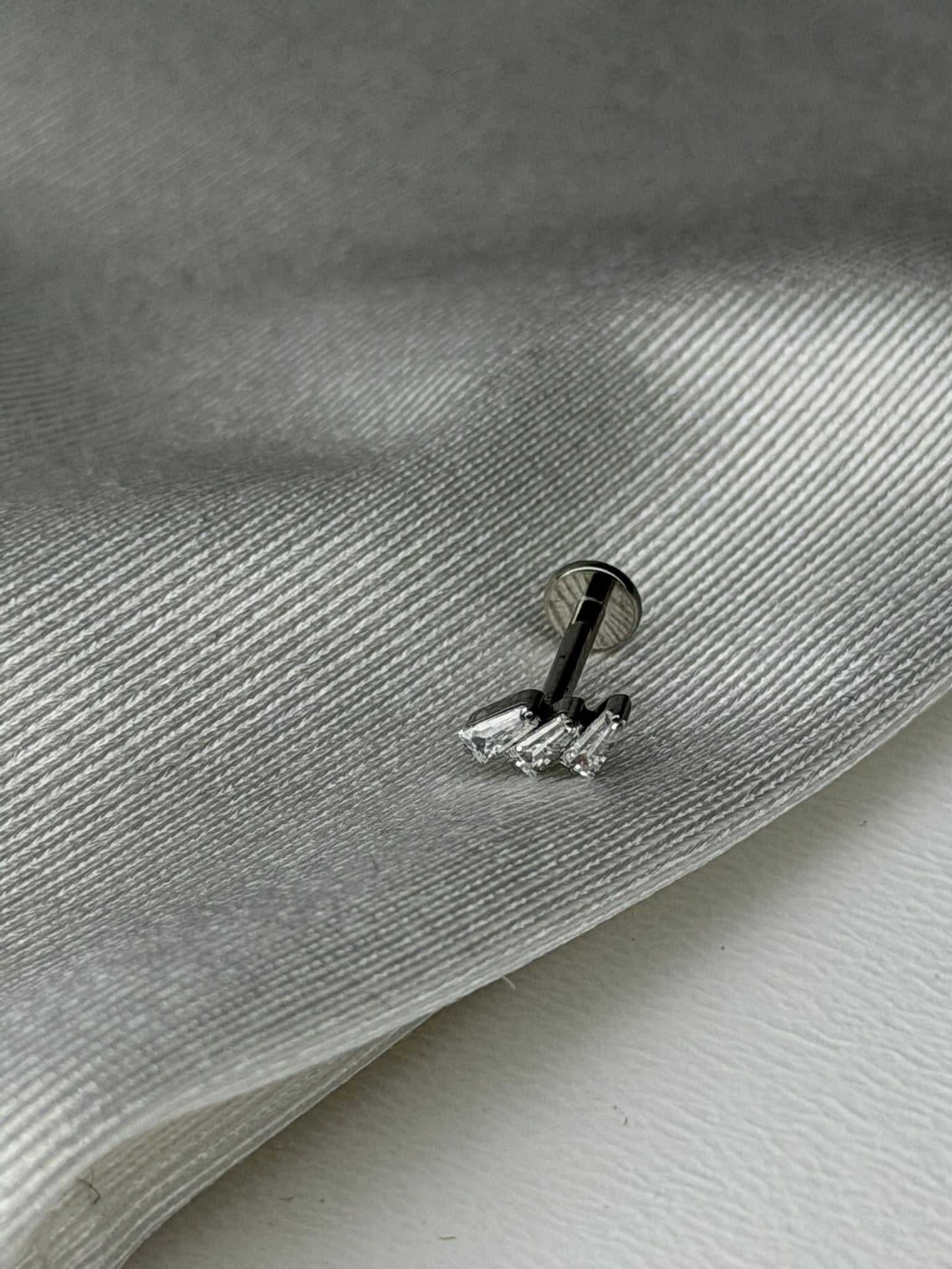 Minimal Baget Shine Titanyum Piercing