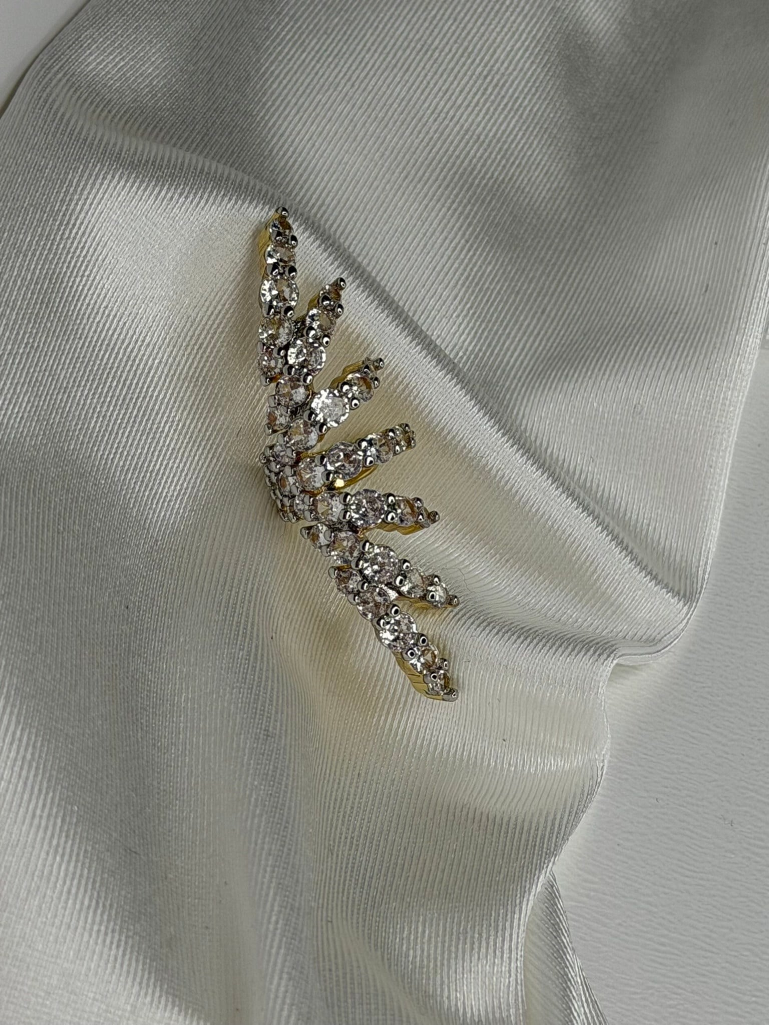 Novella Earcuff