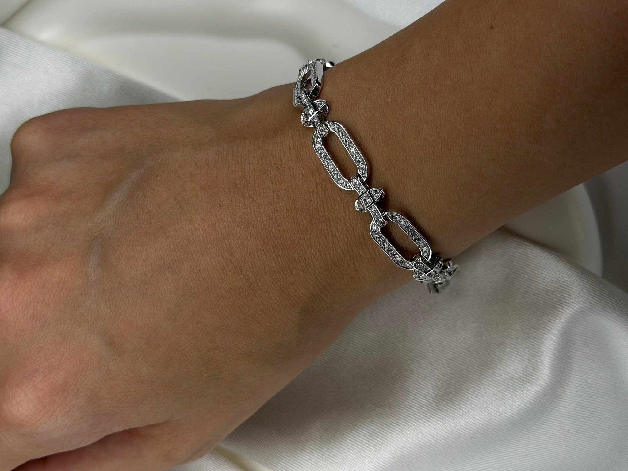 Pave Taşlı Silver Halka Bileklik