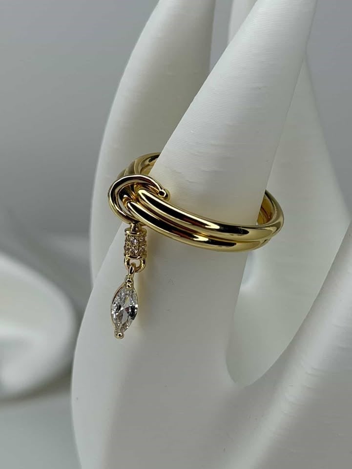 Sallantı Taşlı Gold Yüzük