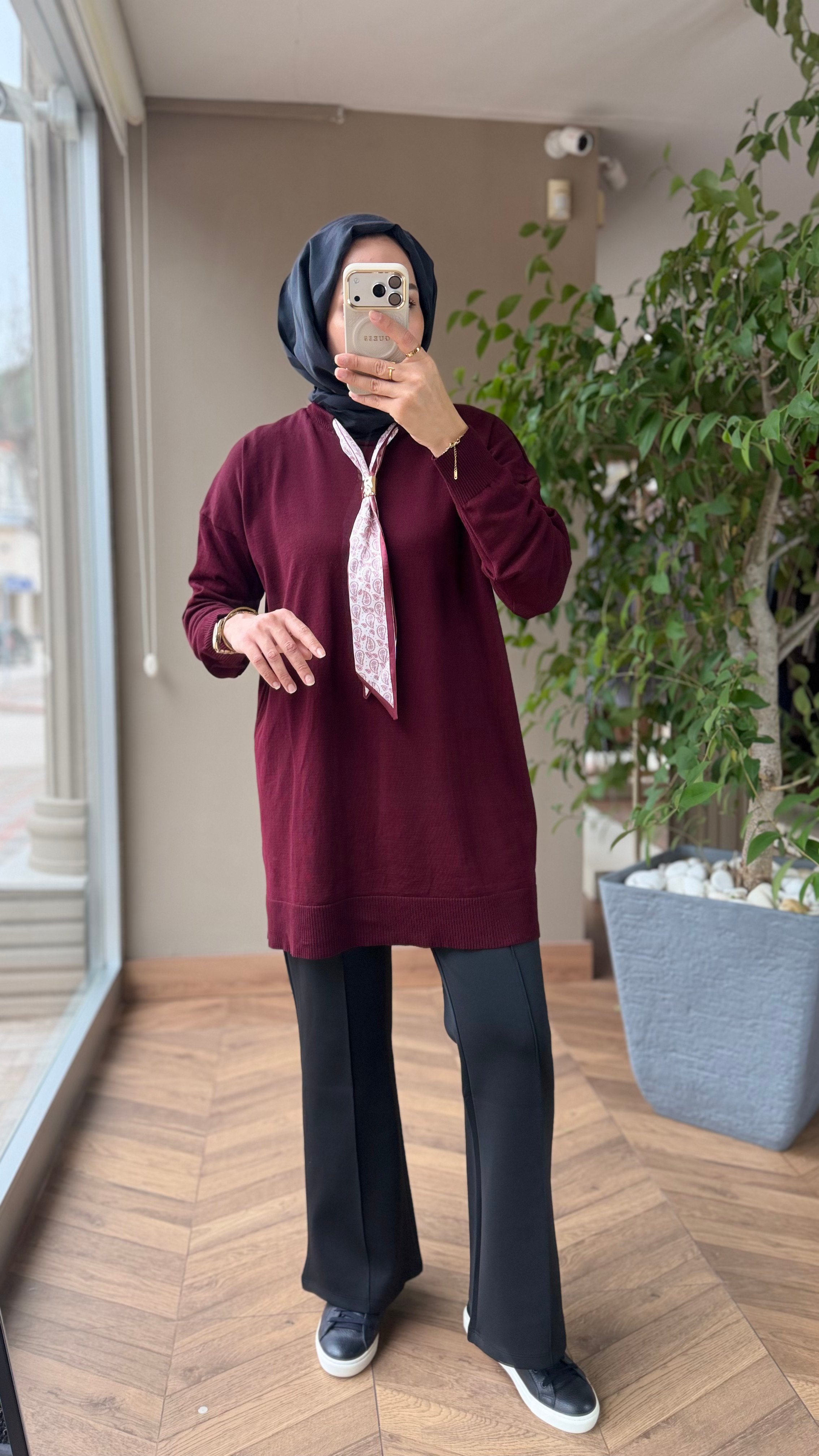 Gold Detaylı Fularlı Merserize Tunik | Bordo