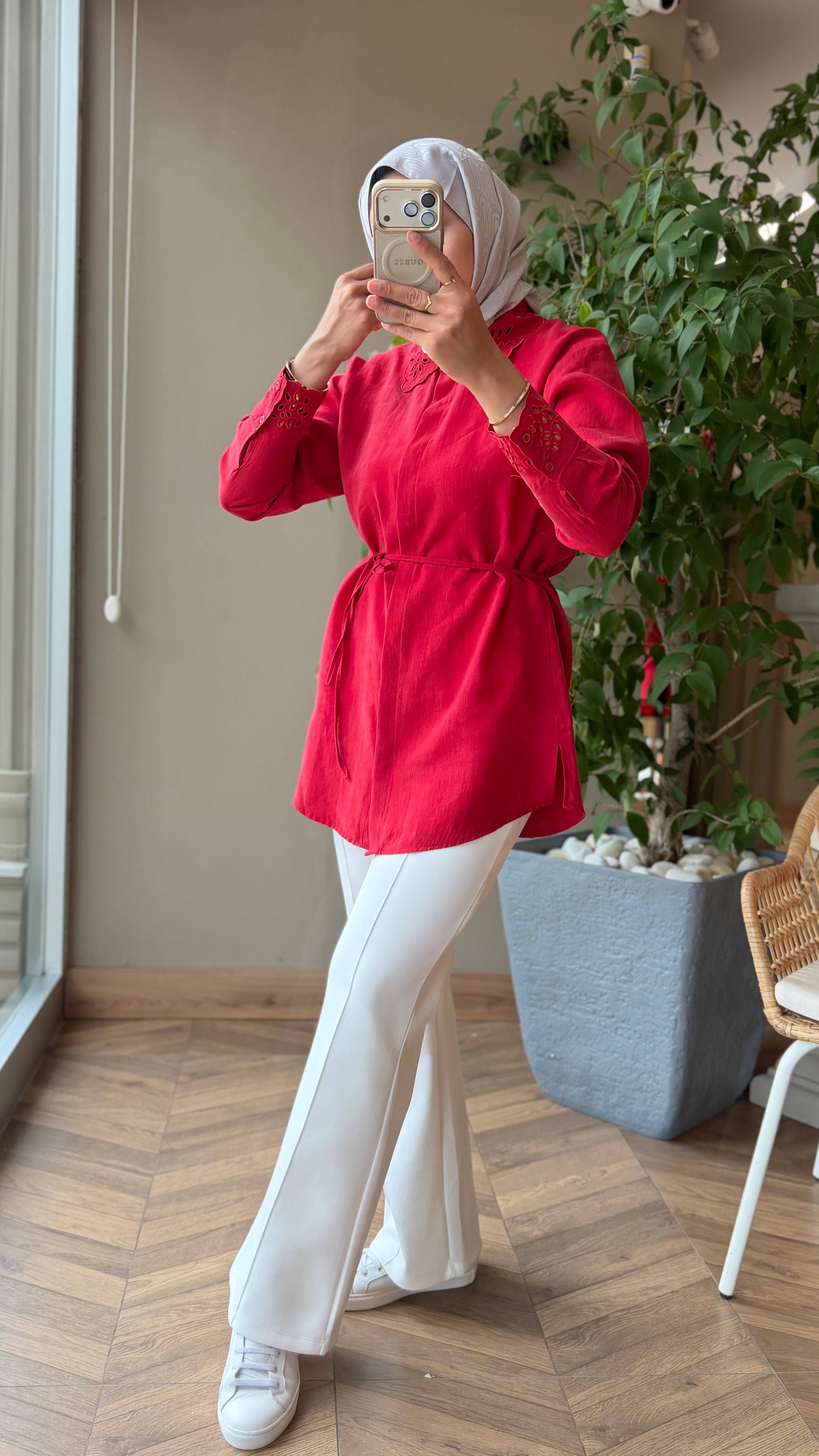 Velmira Nakış Detaylı Tencel Gömlek | Kırmızı