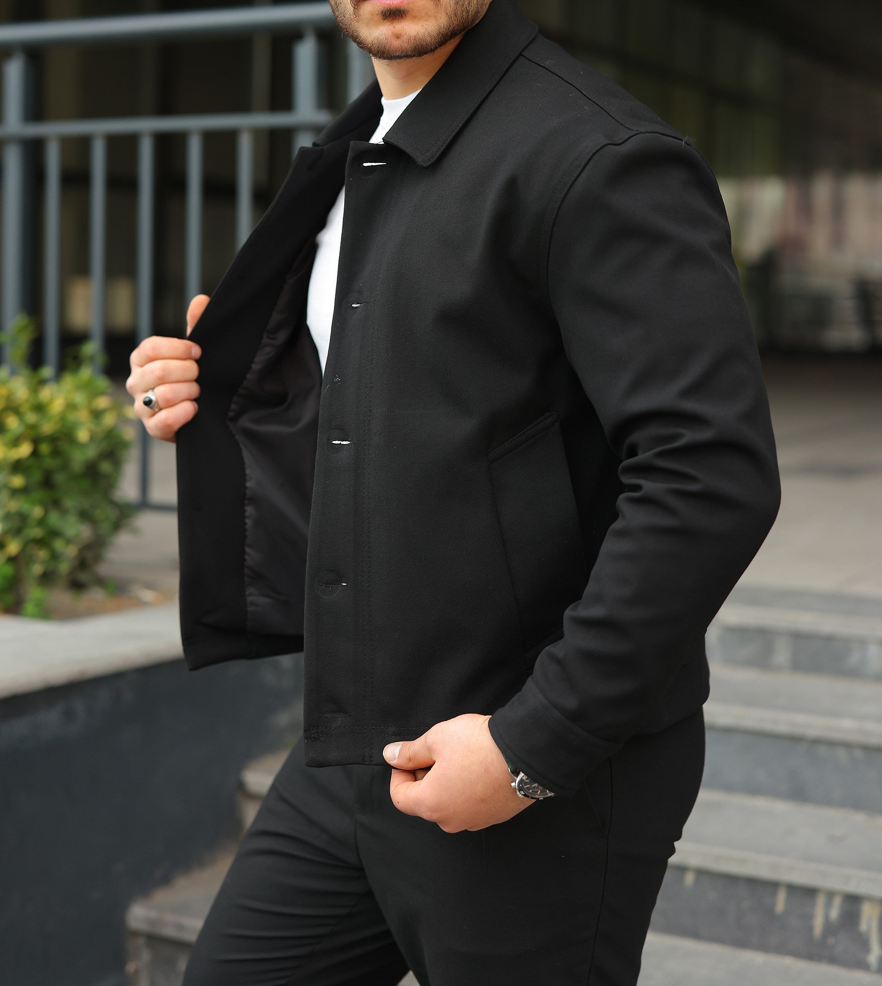 Düğme Detaylı Siyah  Hafif Oversize Kumaş Ceket- Trend Sokak Modası