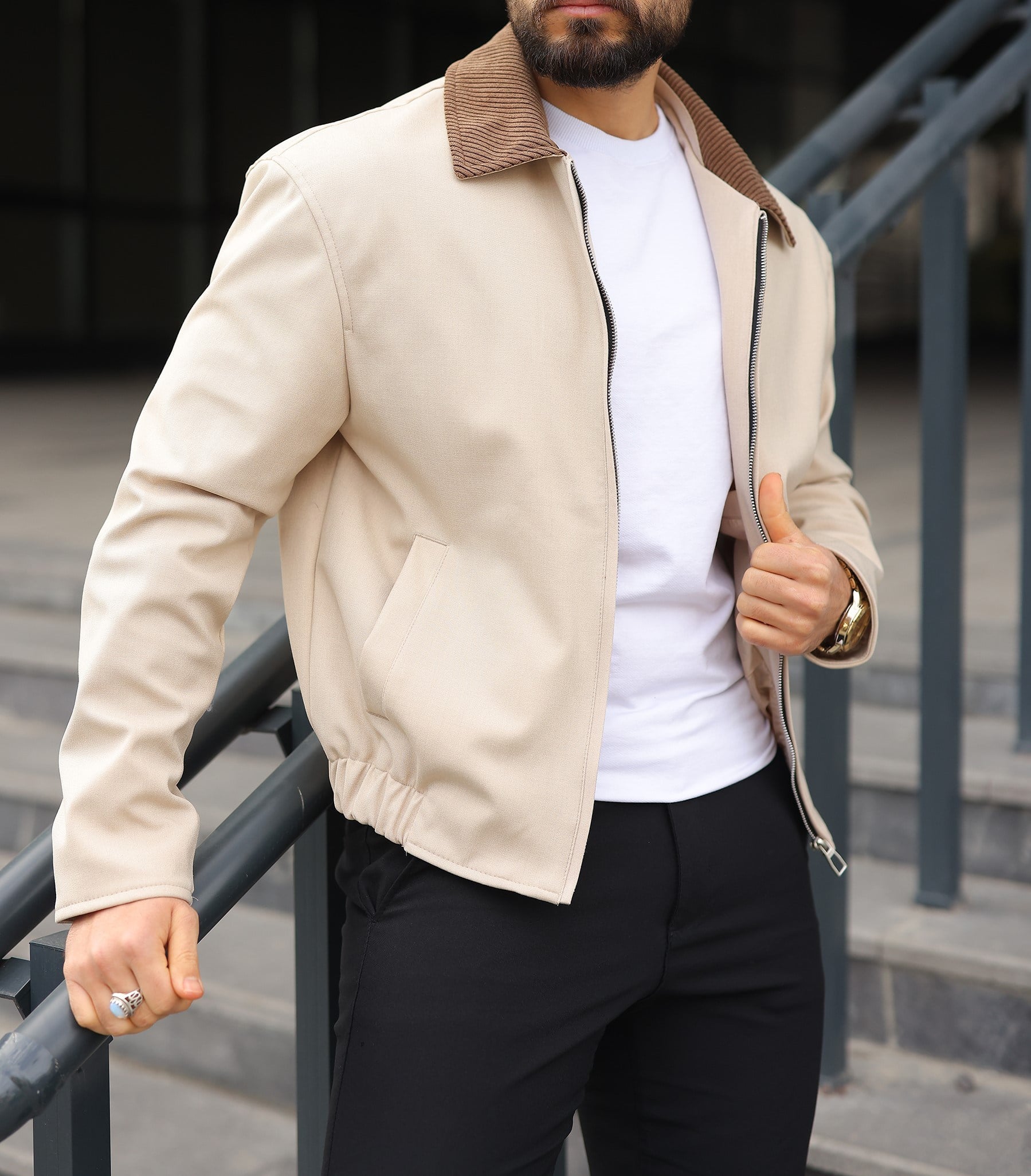 Krem Kadife Yaka Detaylı Basic Kumaş Ceket 