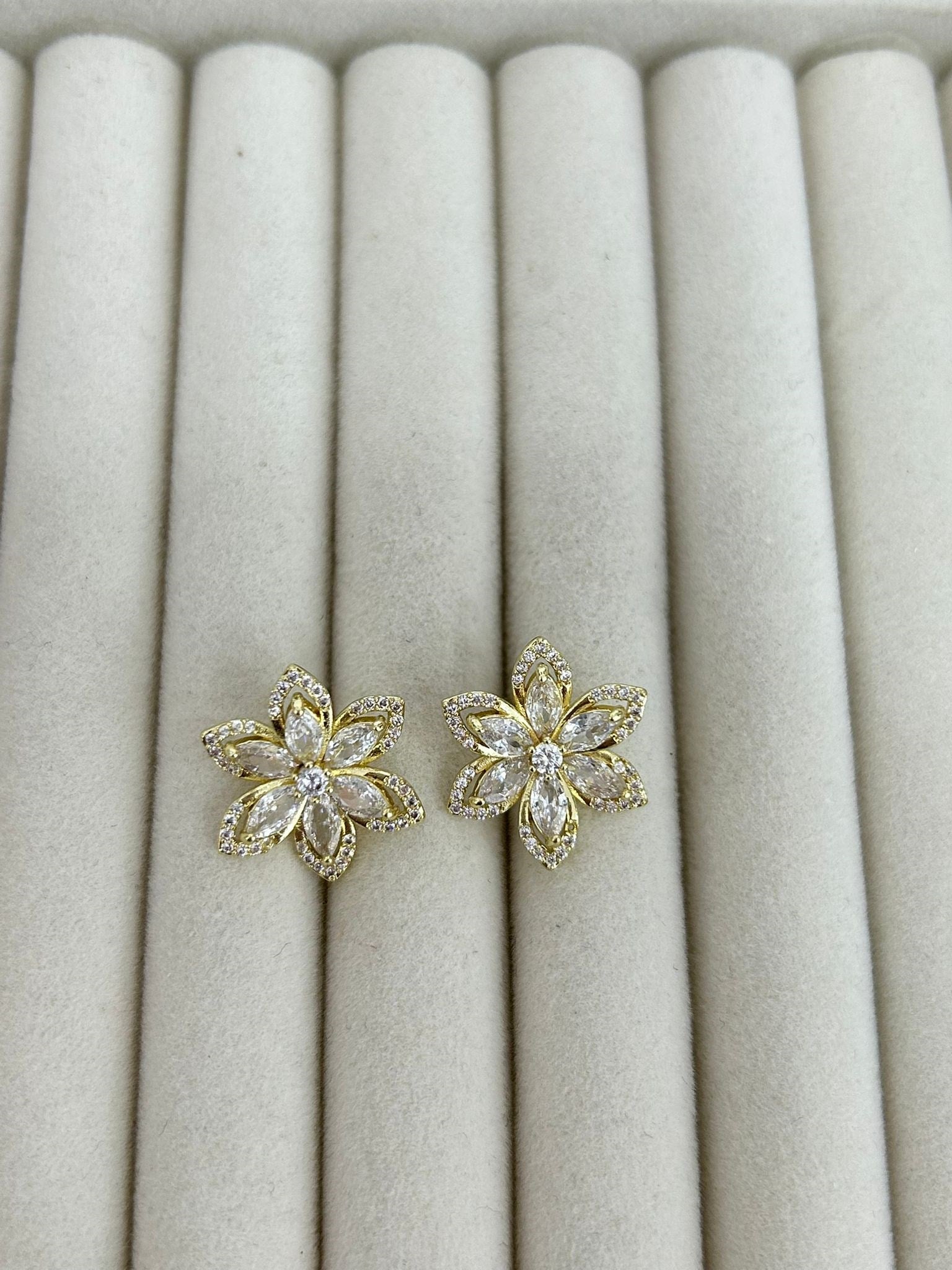 SELİN ACCESSORY KÜPE