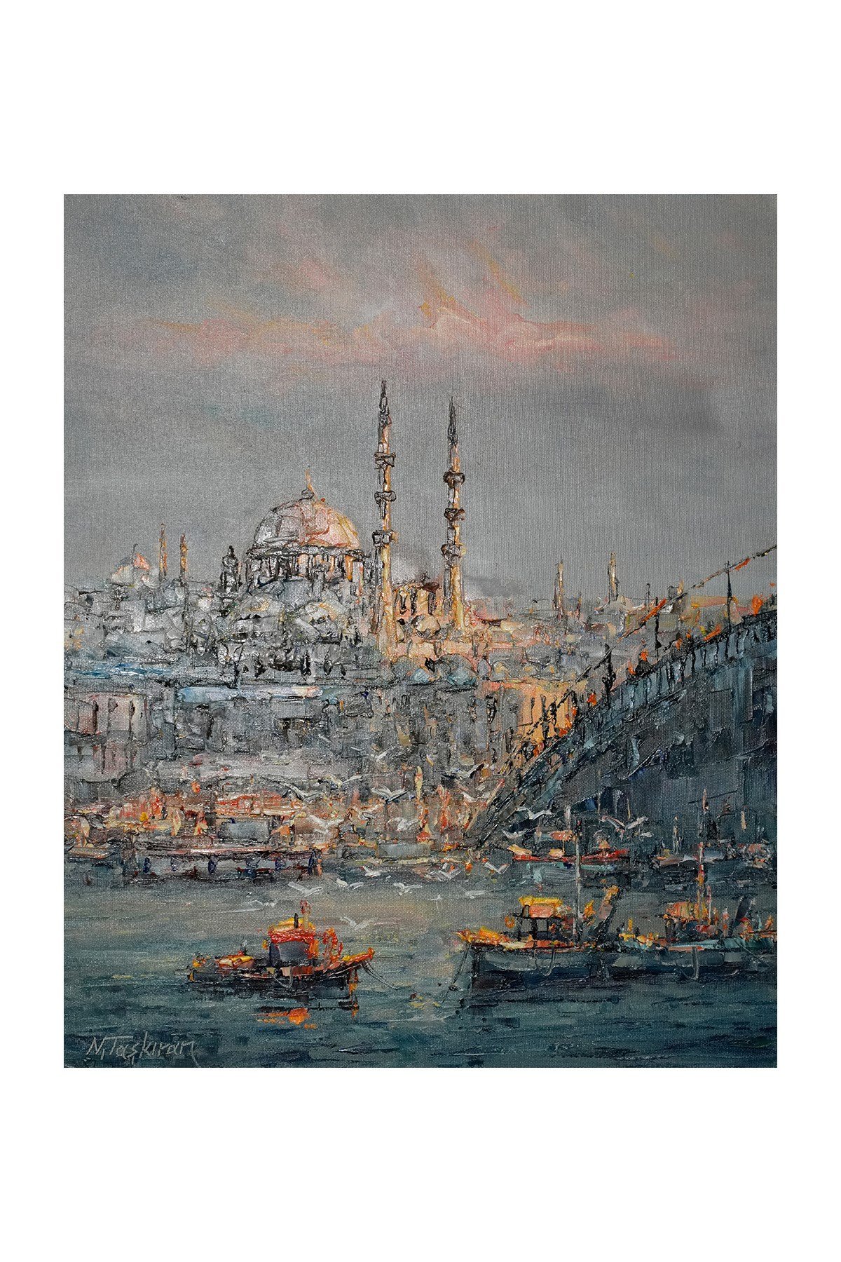Köprü, Uçan Martılar ve Aydınlatılmış Cami Silüeti