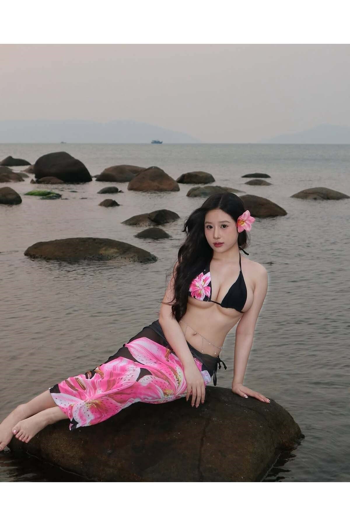 Işıltı bikini pareo set