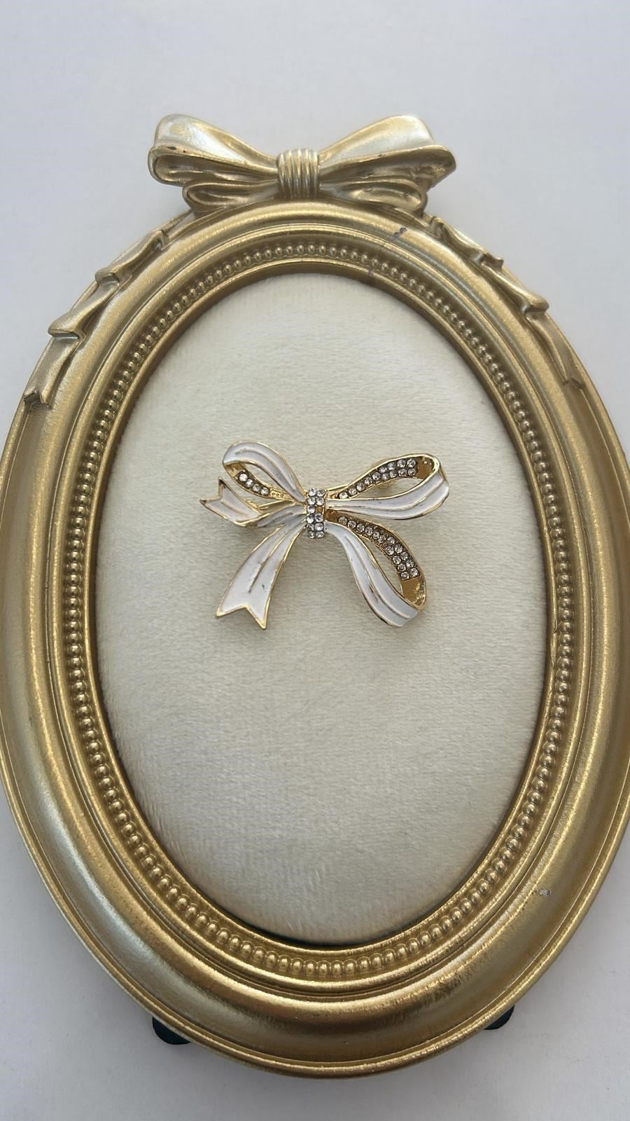 Beyaz Mineli Fiyonk Broş 4cm