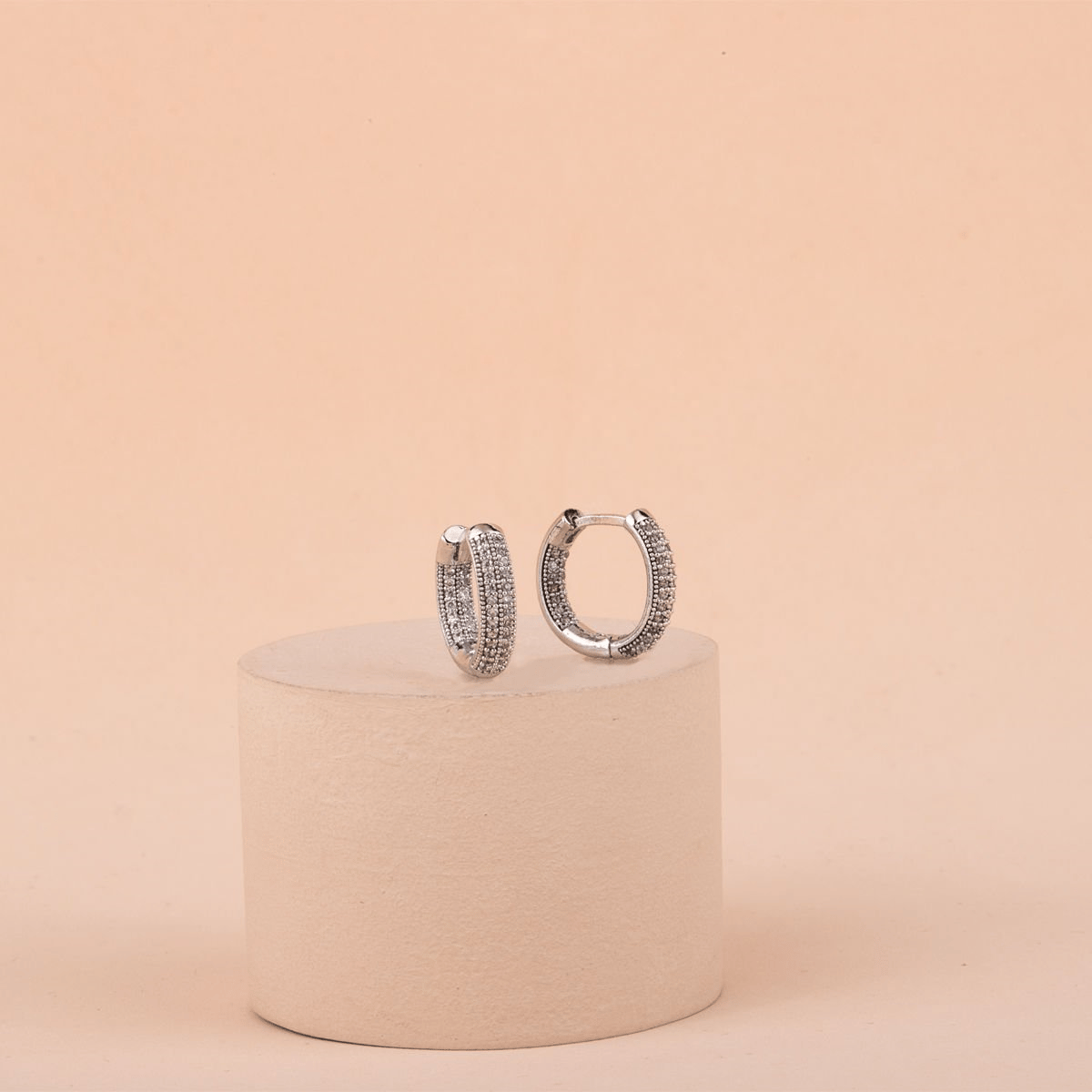 Özel Seri İçi Dışı Taşlı Halka Küpe 1,2cm