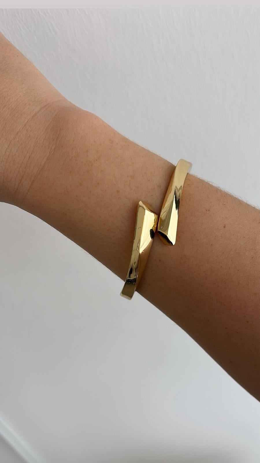 Özel Seri Kıvrımlı Gold Kelepçe 17cm