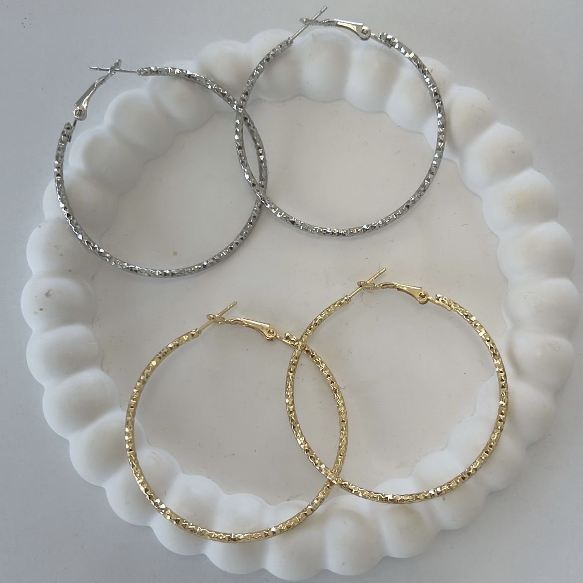 Özel Seri Tırtıklı Halka Küpe 4cm