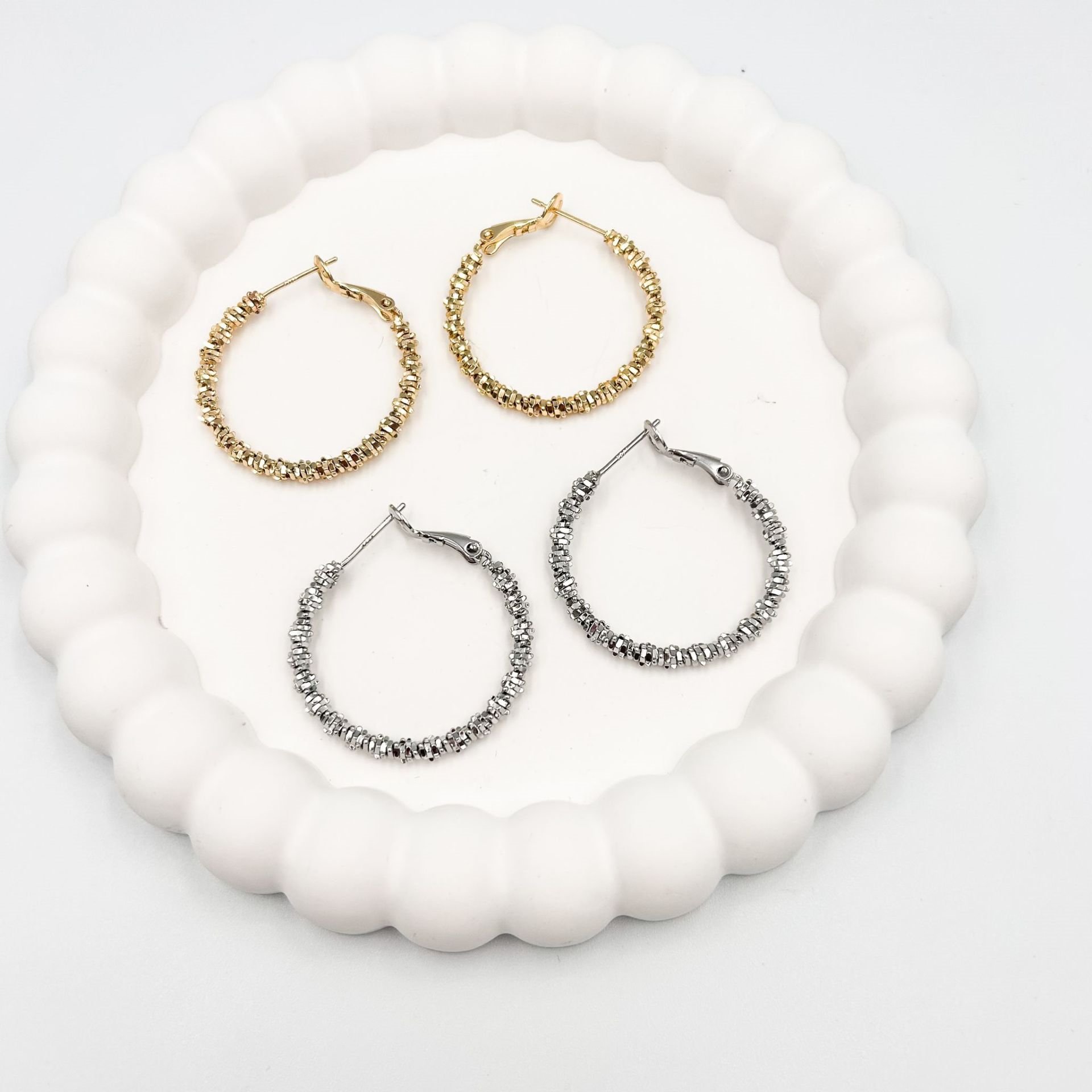 Özel Seri Tırtıklı Küpe 3cm