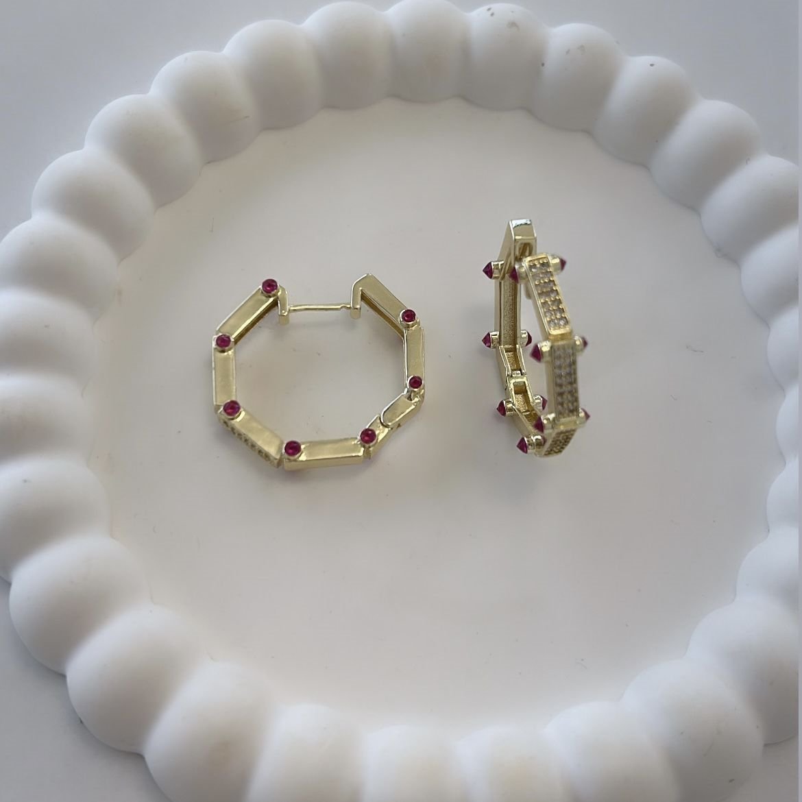 Özel Seri Zirkon Taşlı Altıgen Serenay Küpe 2,5cm