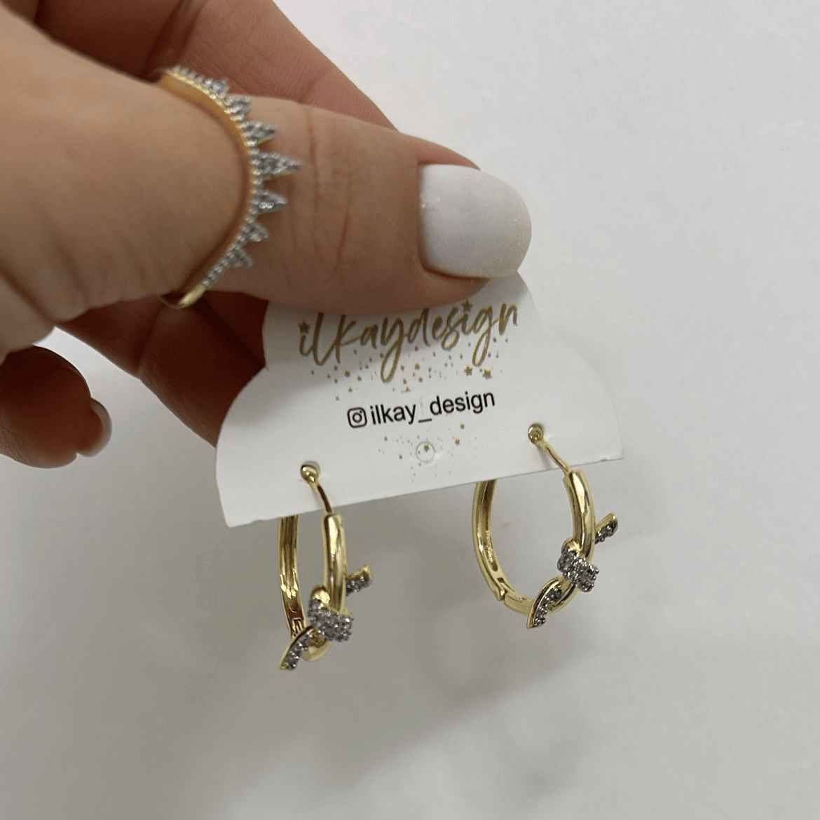 Özel Seri Zirkon Taşlı Düğüm Detaylı Küpe 2 cm