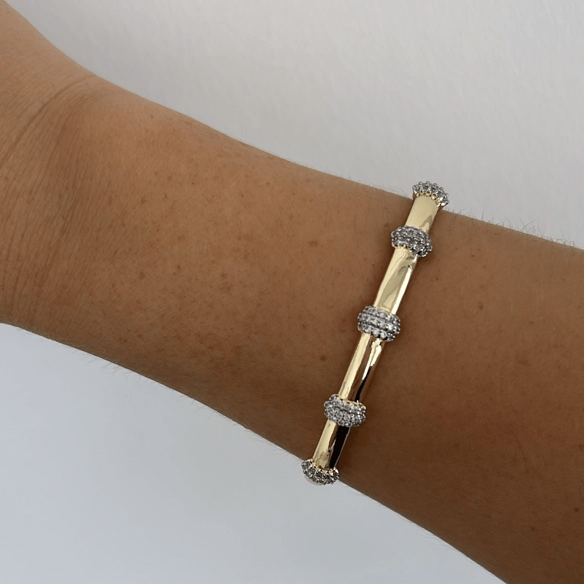 Özel Seri Zirkon Taşlı Kelepçe 17cm