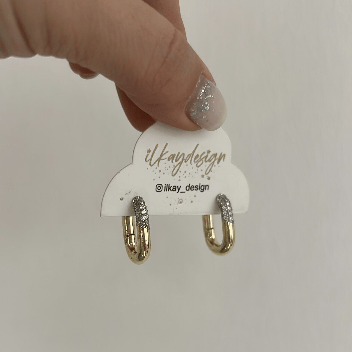 Özel Seri Zirkon Taşlı Oval Küpe 1,5cm