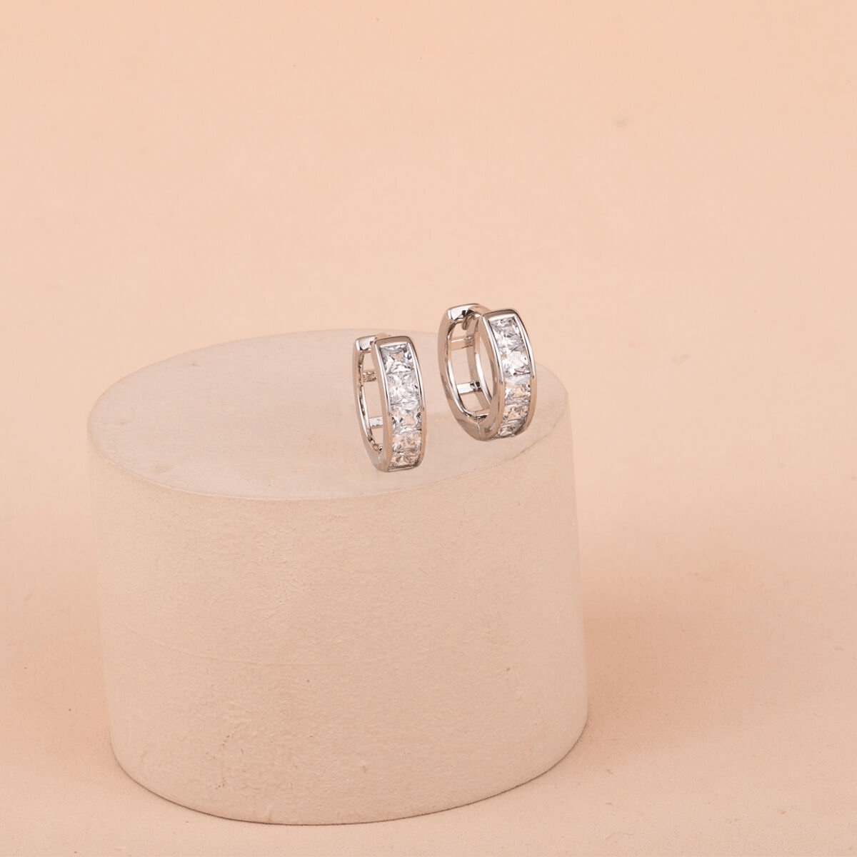 Vip Seri Zirkon Taşlı Halka Küpe 1,3 cm