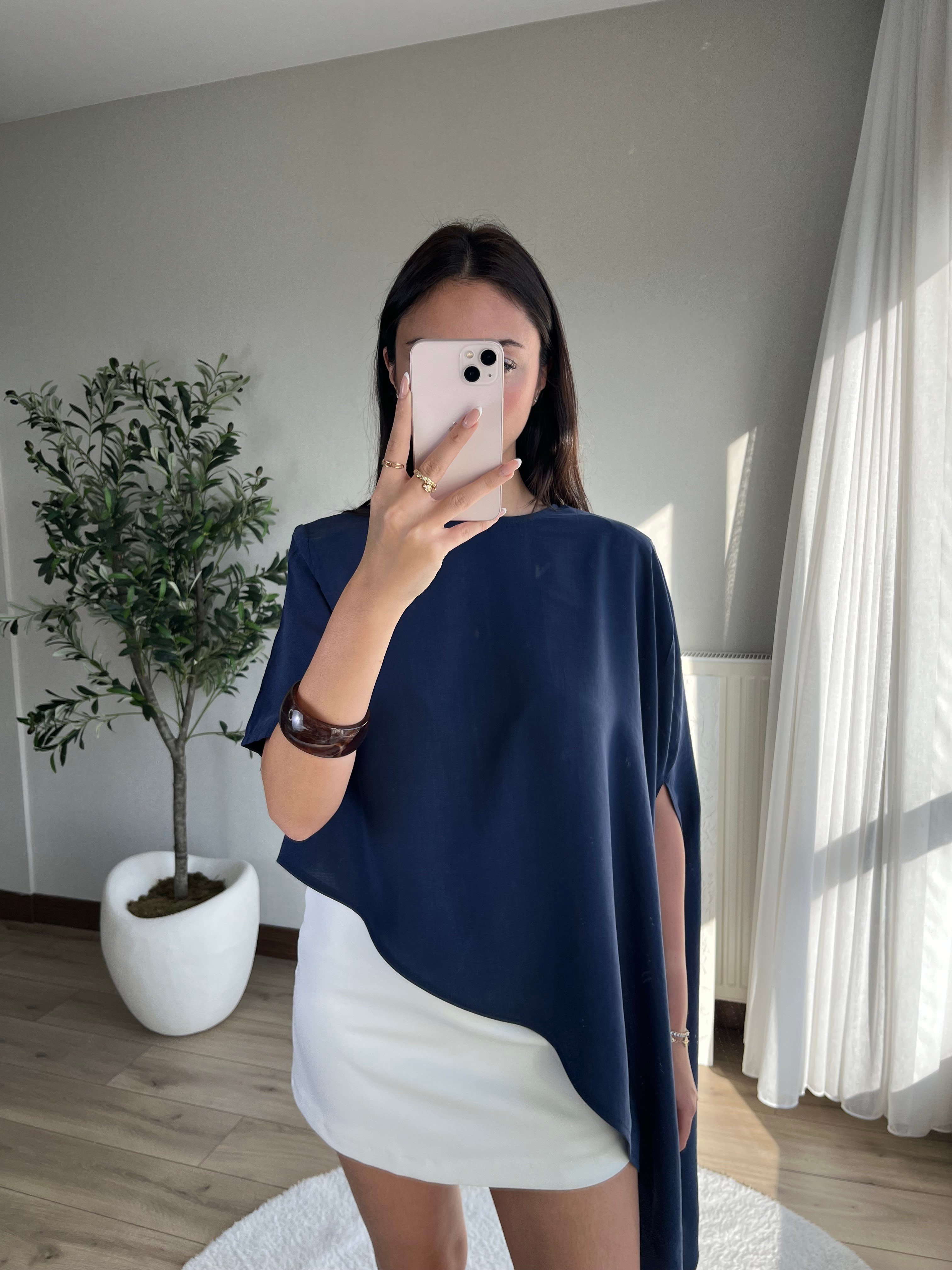 Asimetrik Kesim Vatkalı Bluz Lacivert
