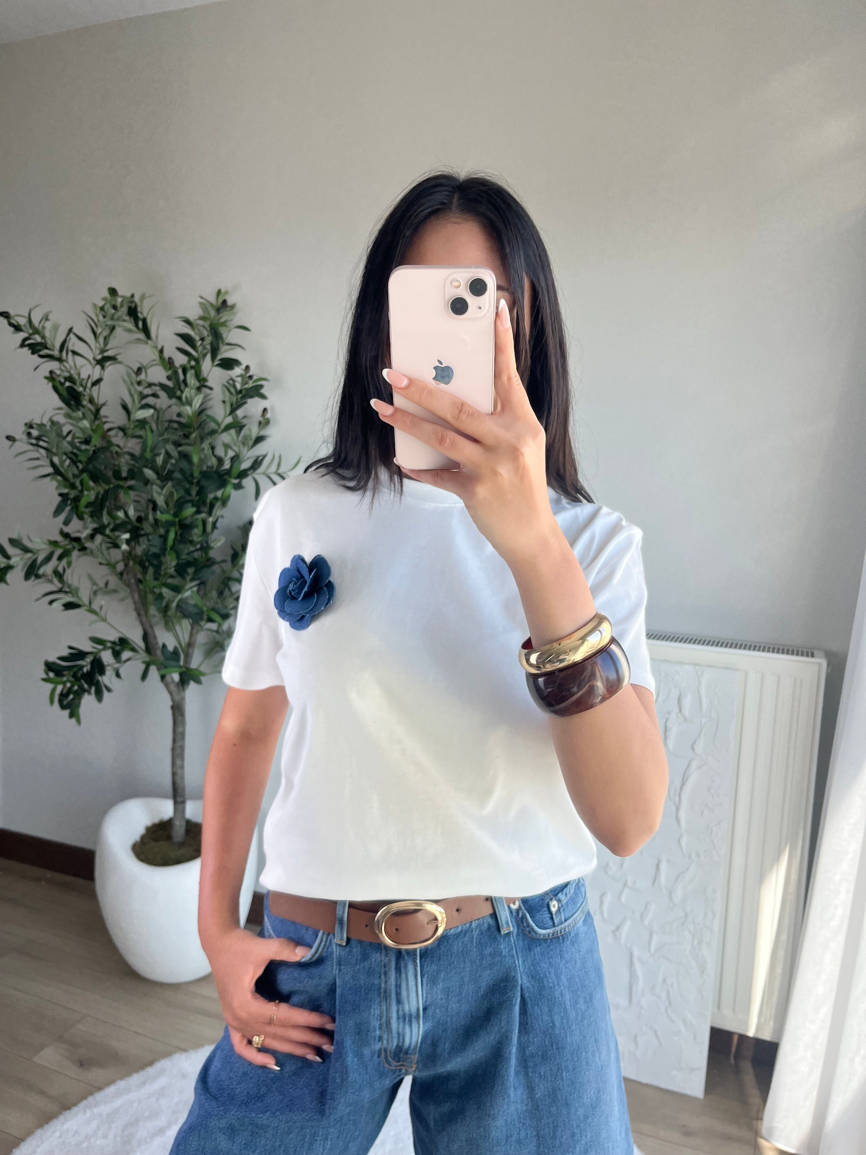 Denim Çiçek Detaylı Beyaz Tişört